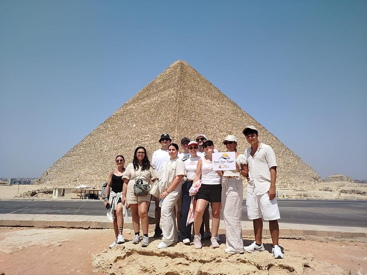 Sharm El Sheikh: Cairo Day Trip by Flight with Pyramids & GEM Museum