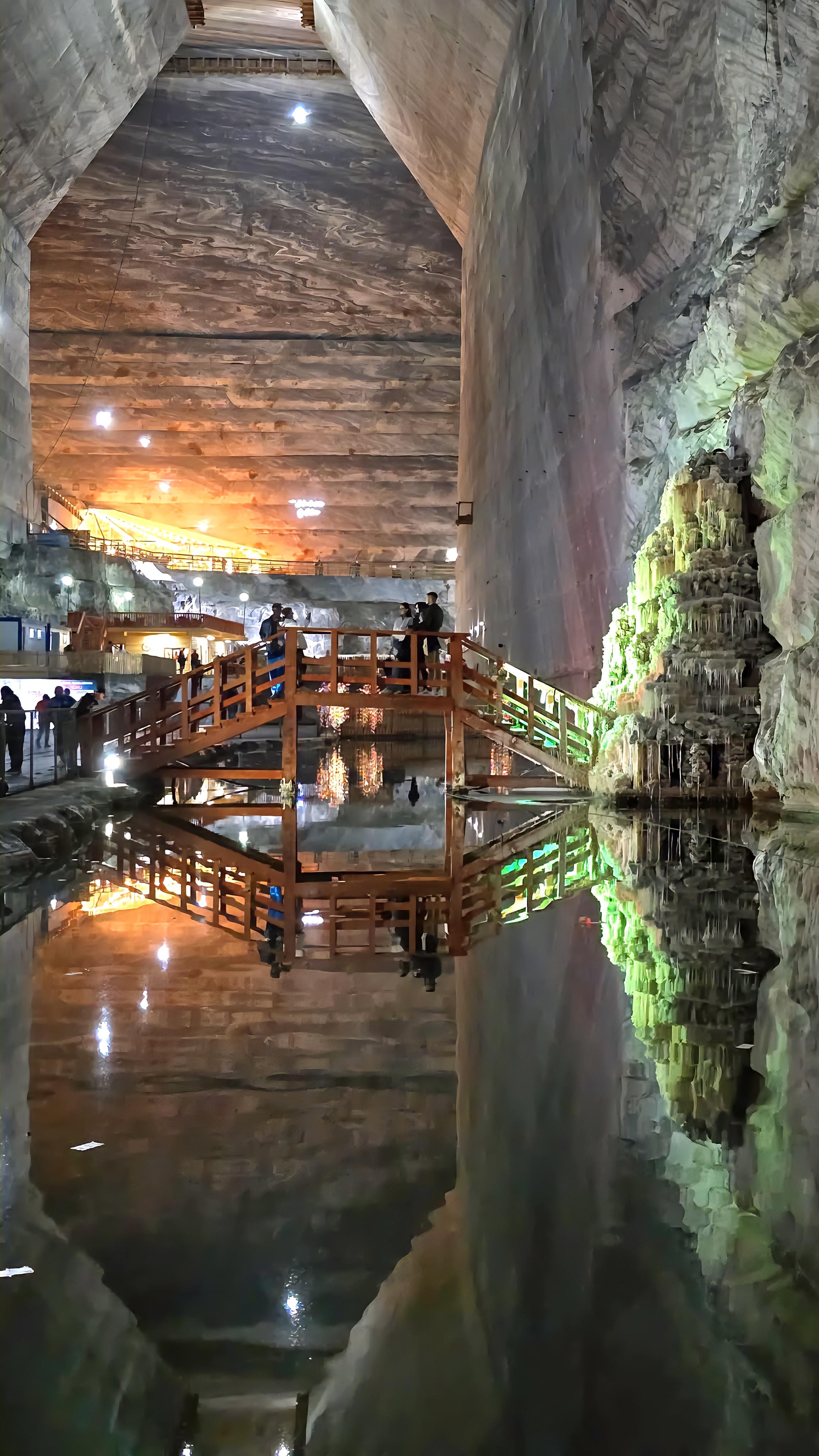 Bucharest: Slanic Salt Mine & Dracula’s Tomb Premium Day Tour