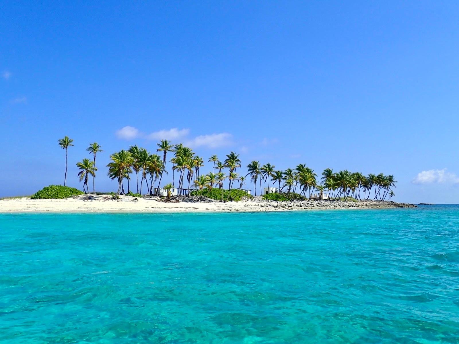 Nassau Private Boat & Snorkel Adventure