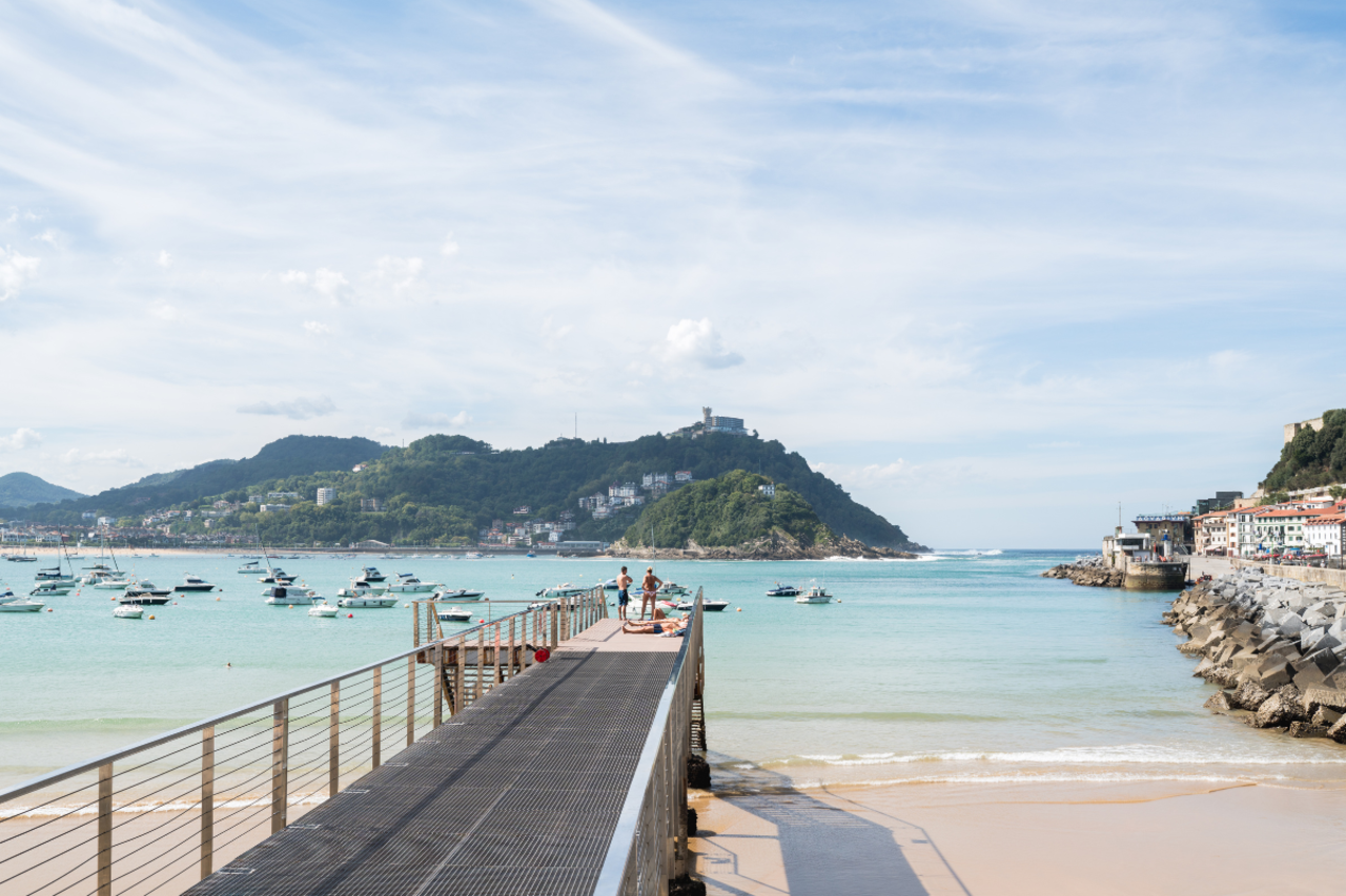 San Sebastián Walking Tour with Pintxo & Drink