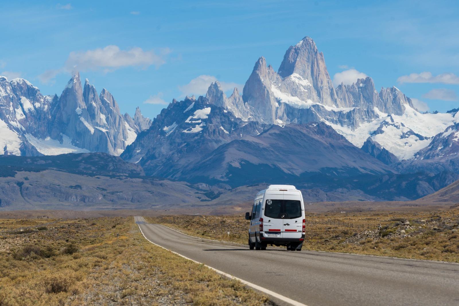 El Chaltén Full-Day Tour from El Calafate with Guided Hikes & Lunch