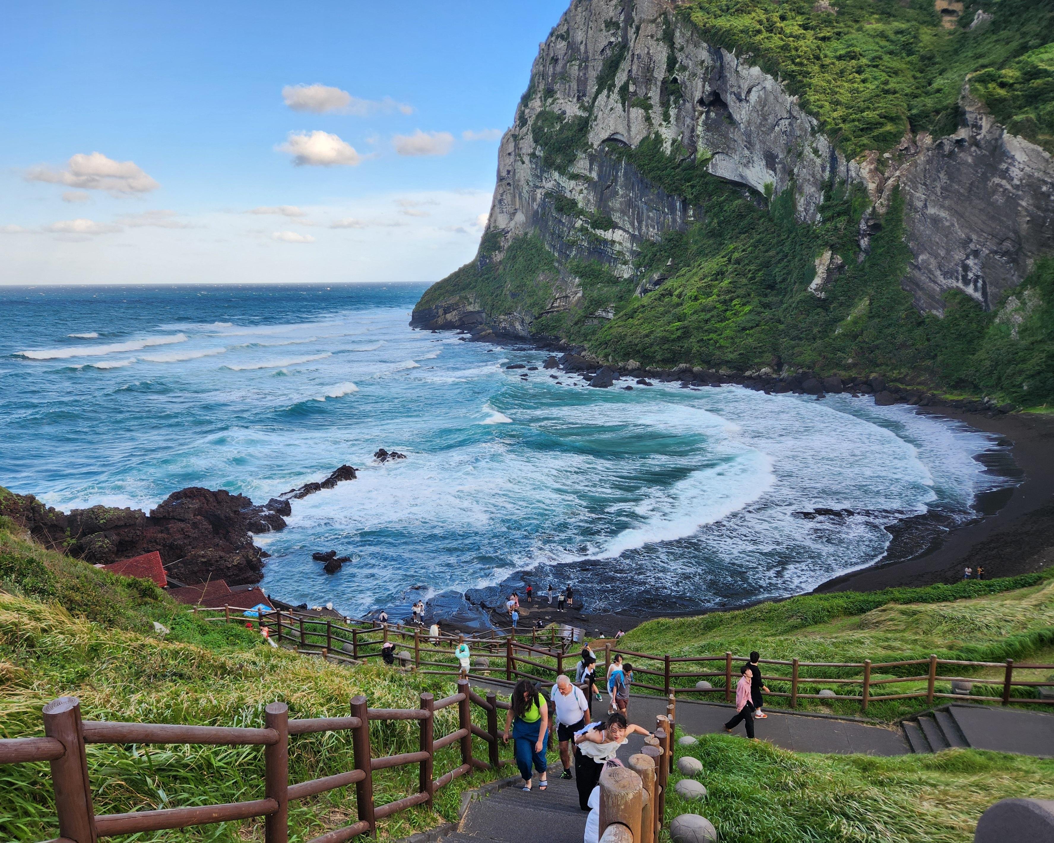 Private Jeju Island Tour with Licensed English-Speaking Guide-Driver