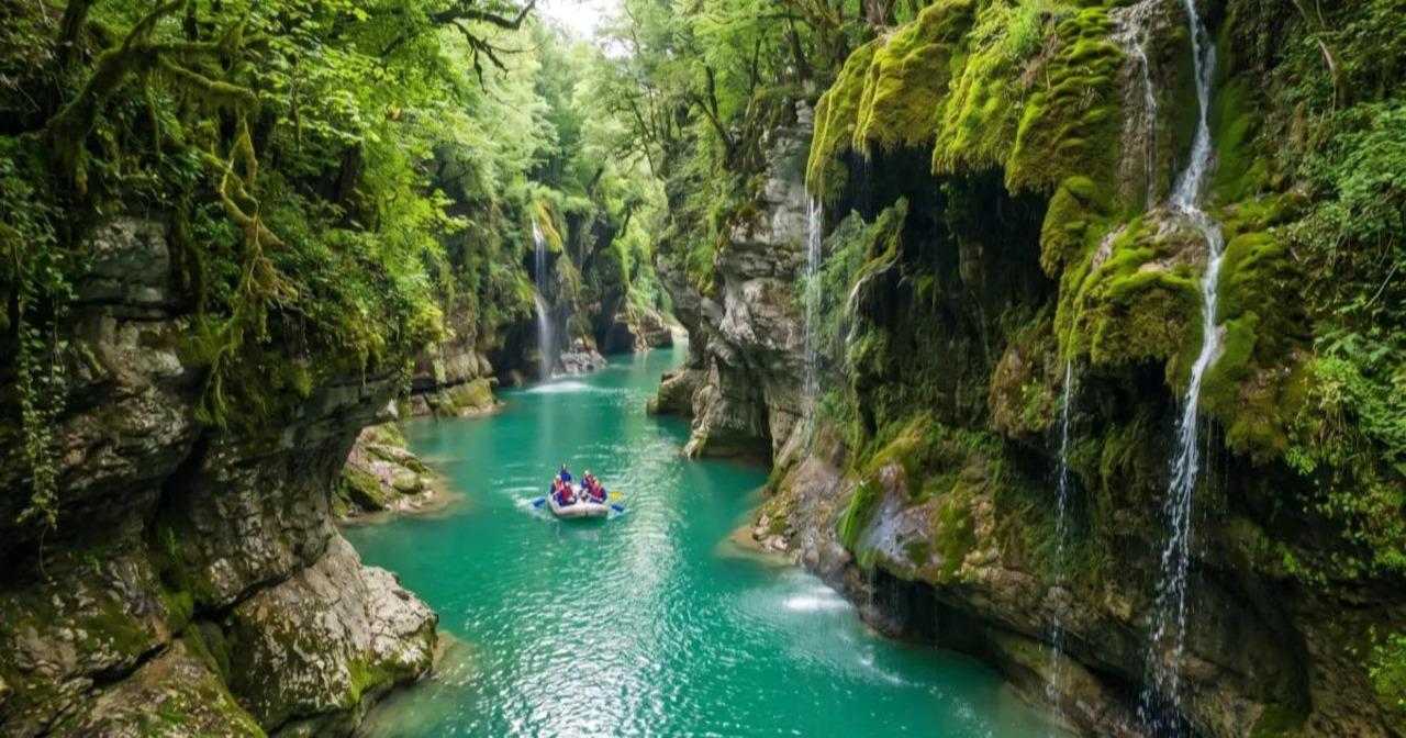 Private Day Trip: Martvili Canyon, Prometheus Cave & Historic Castle