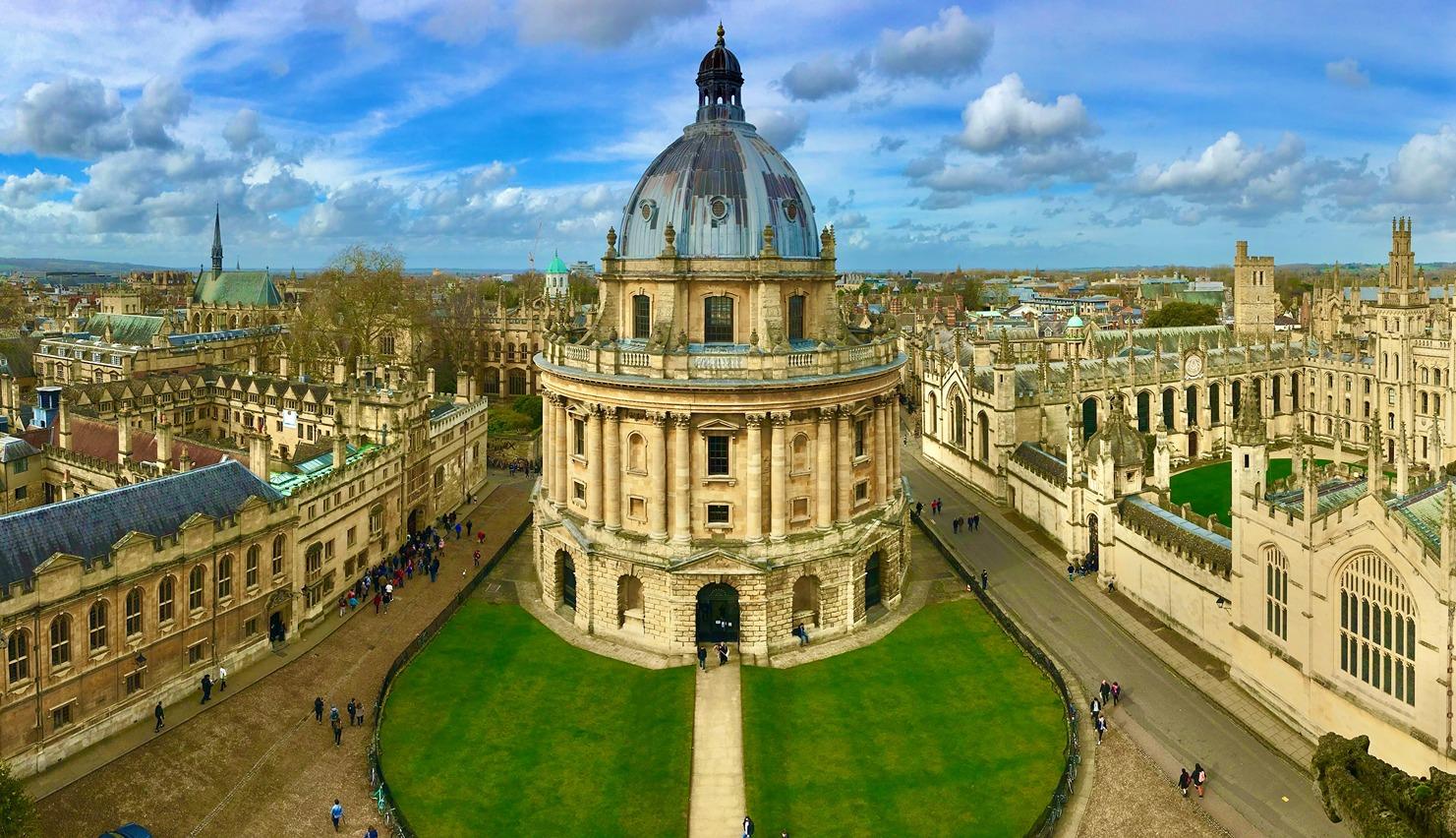 Private Oxford Tour in French with a Student Guide