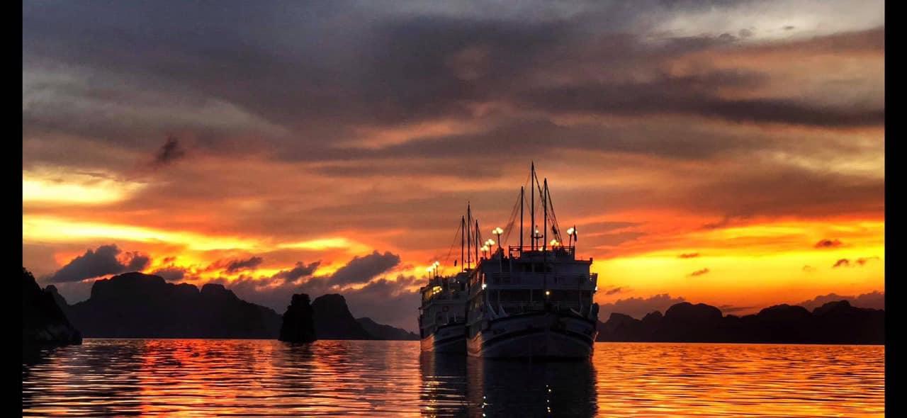 2-Day Halong & Bai Tu Long Bay 5-Star Cruise from Hanoi