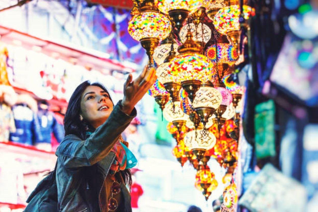 Delhi Personal Shopping Tour with Local Female Expert