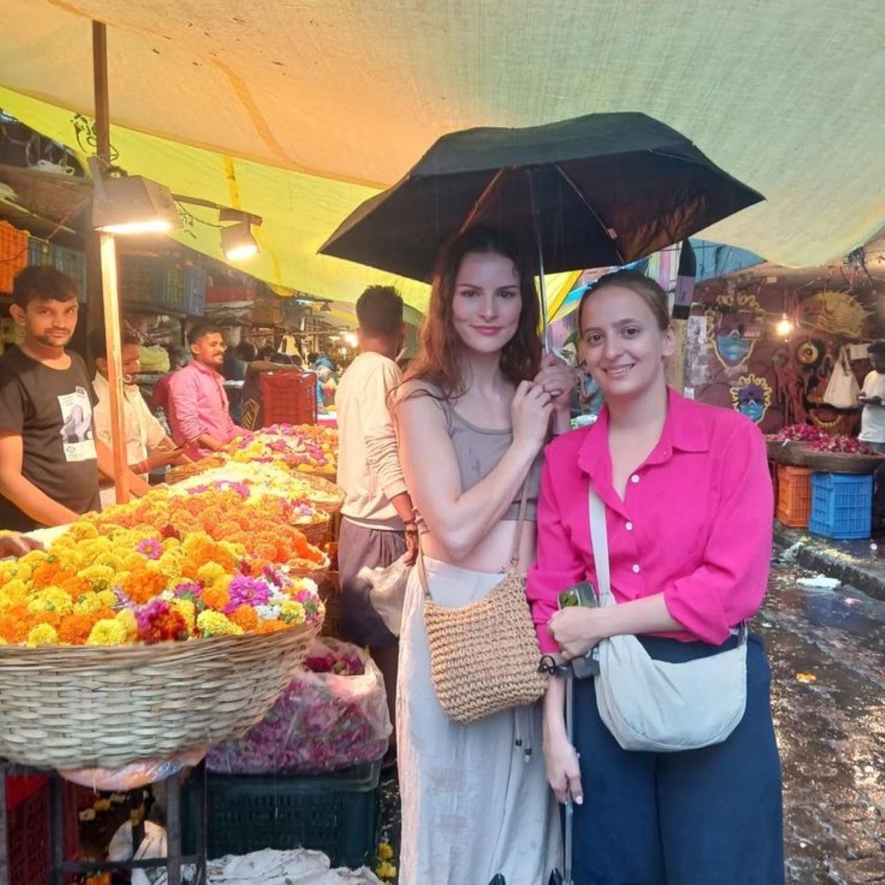 Delhi Private Shopping Tour with Local Expert