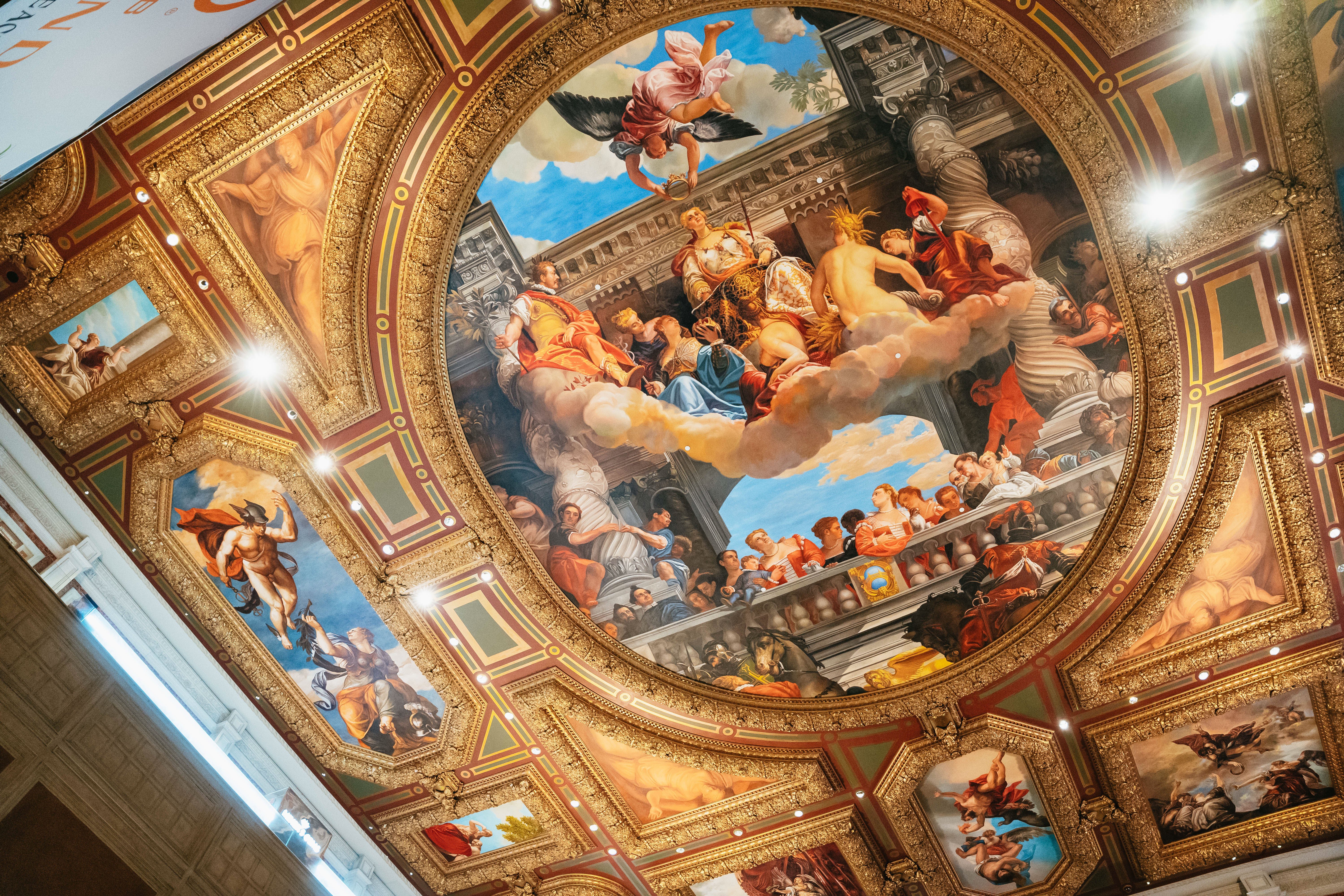 Las Vegas Strip food tour — celebrity chef dishes and venues — image 10
