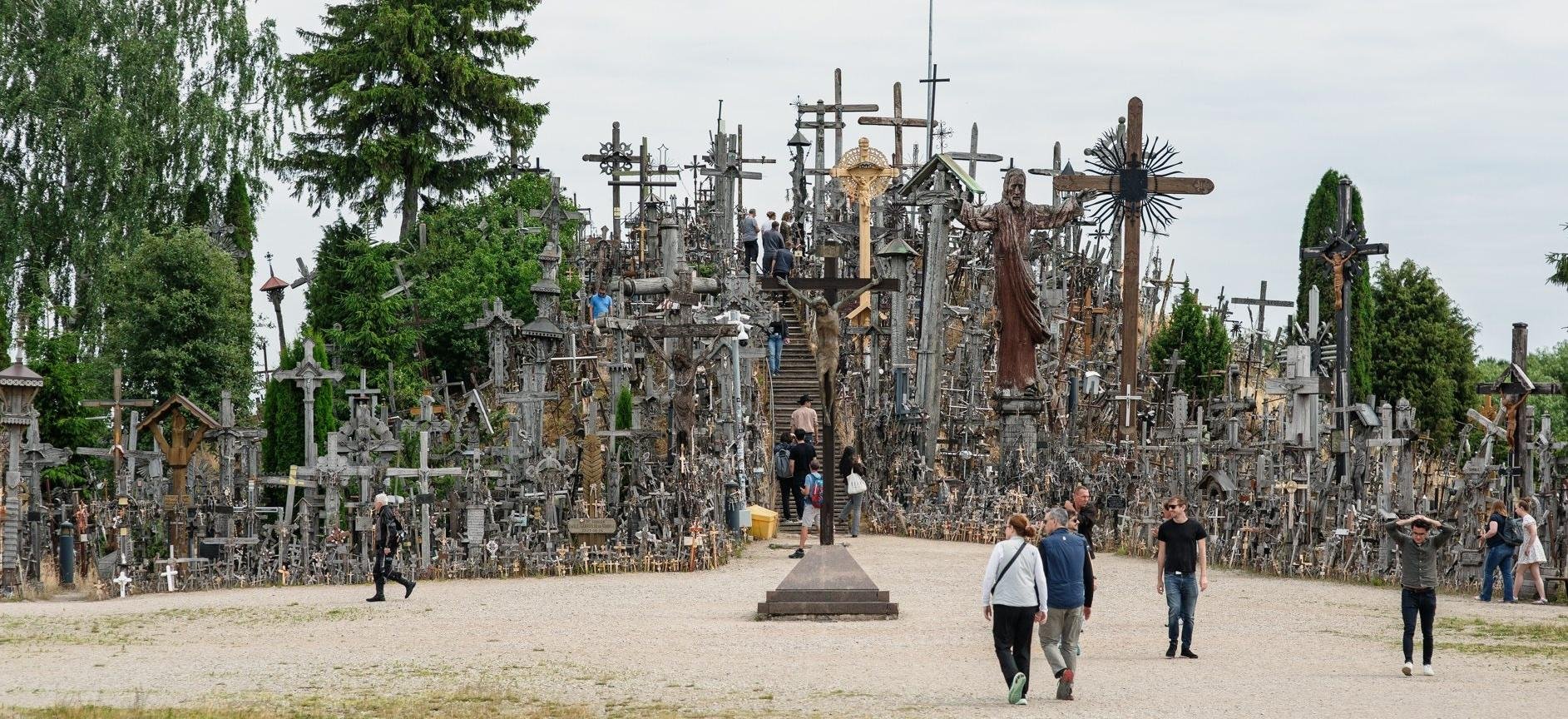 Hill of Crosses & Jelgava Day Trip from Riga