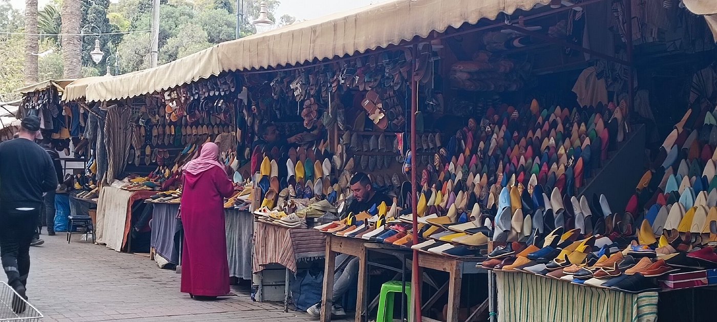 Casablanca Souks: Guided Shopping & Cultural Exploration