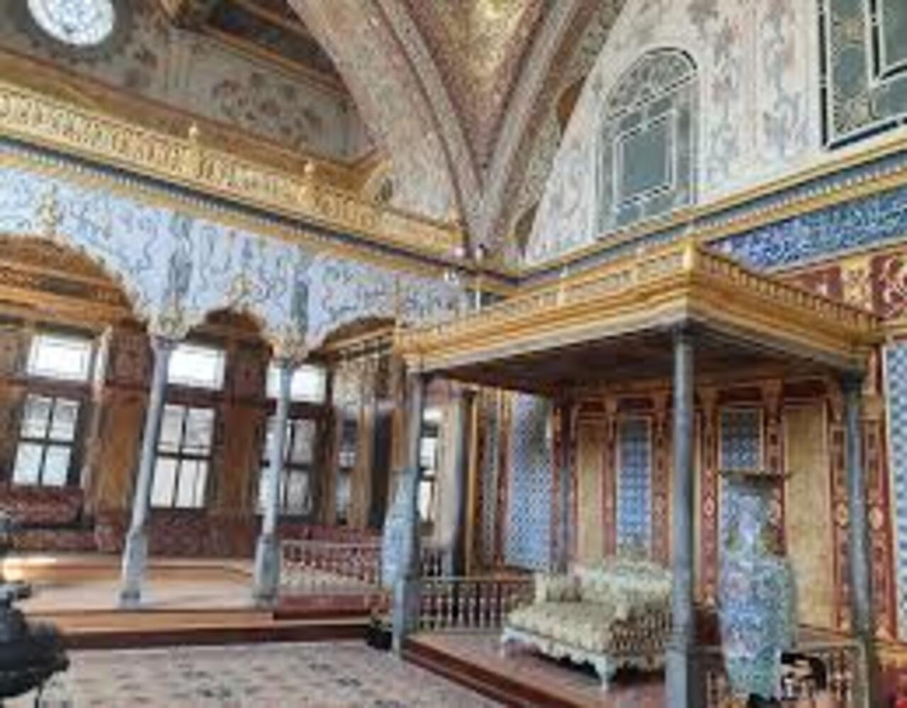 Istanbul: Hagia Sophia, Topkapi Palace & Basilica Cistern Skip-the-Line Bundle