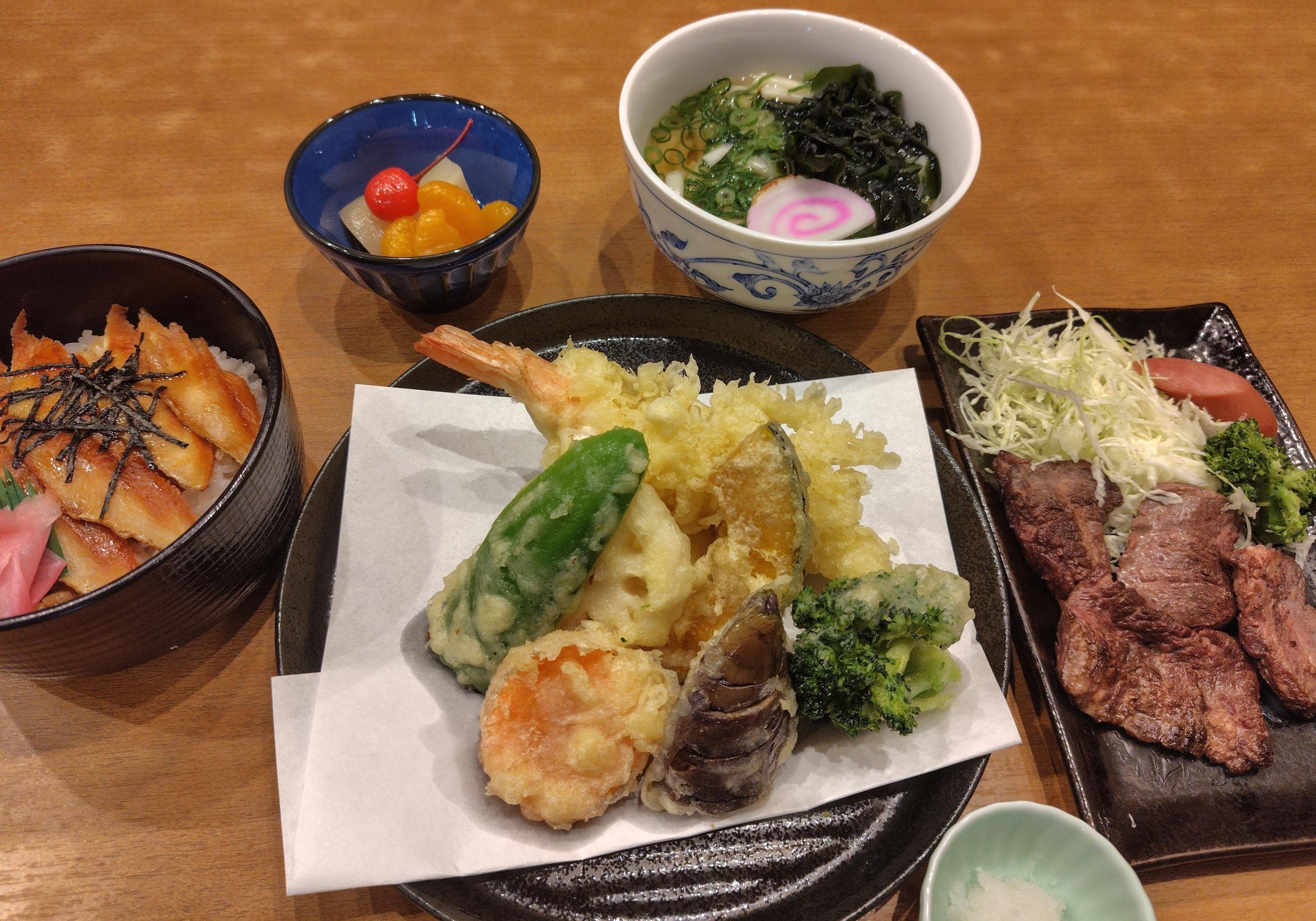Himeji Castle, Arima Onsen & Mt. Rokko Day Tour from Osaka