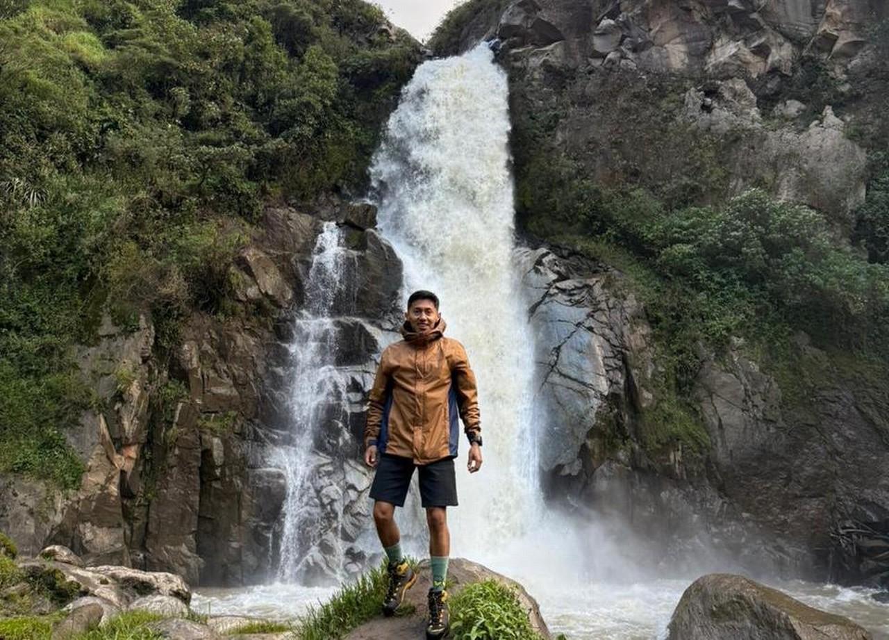 Baños 8-Waterfall Route: Guided Day Tour with Lunch