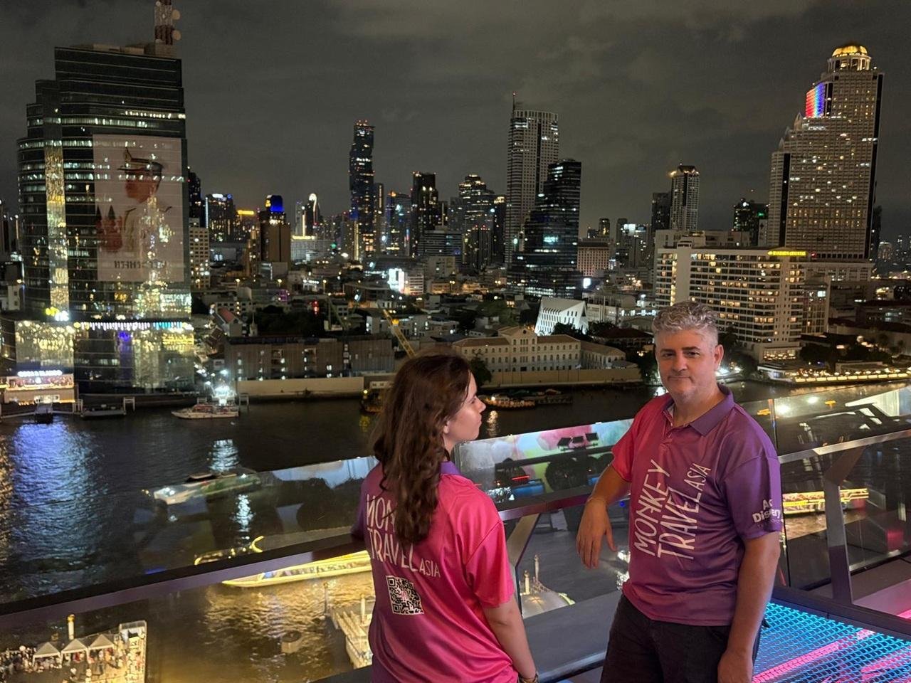 Bangkok Chao Phraya River Dinner Cruise with Unlimited Beer