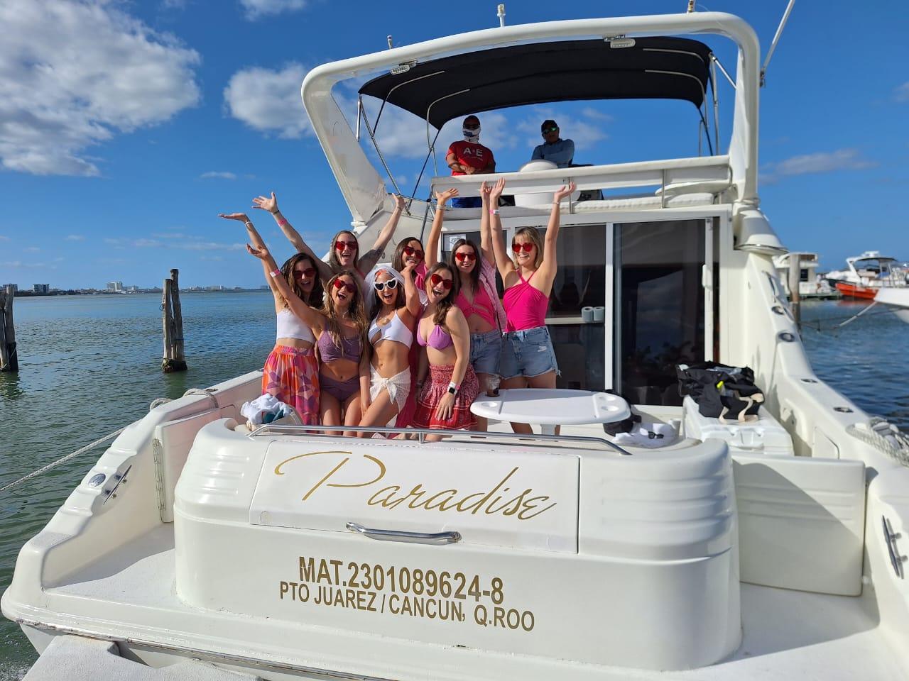 Private 46-Foot Flybridge Yacht Charter in Cancun