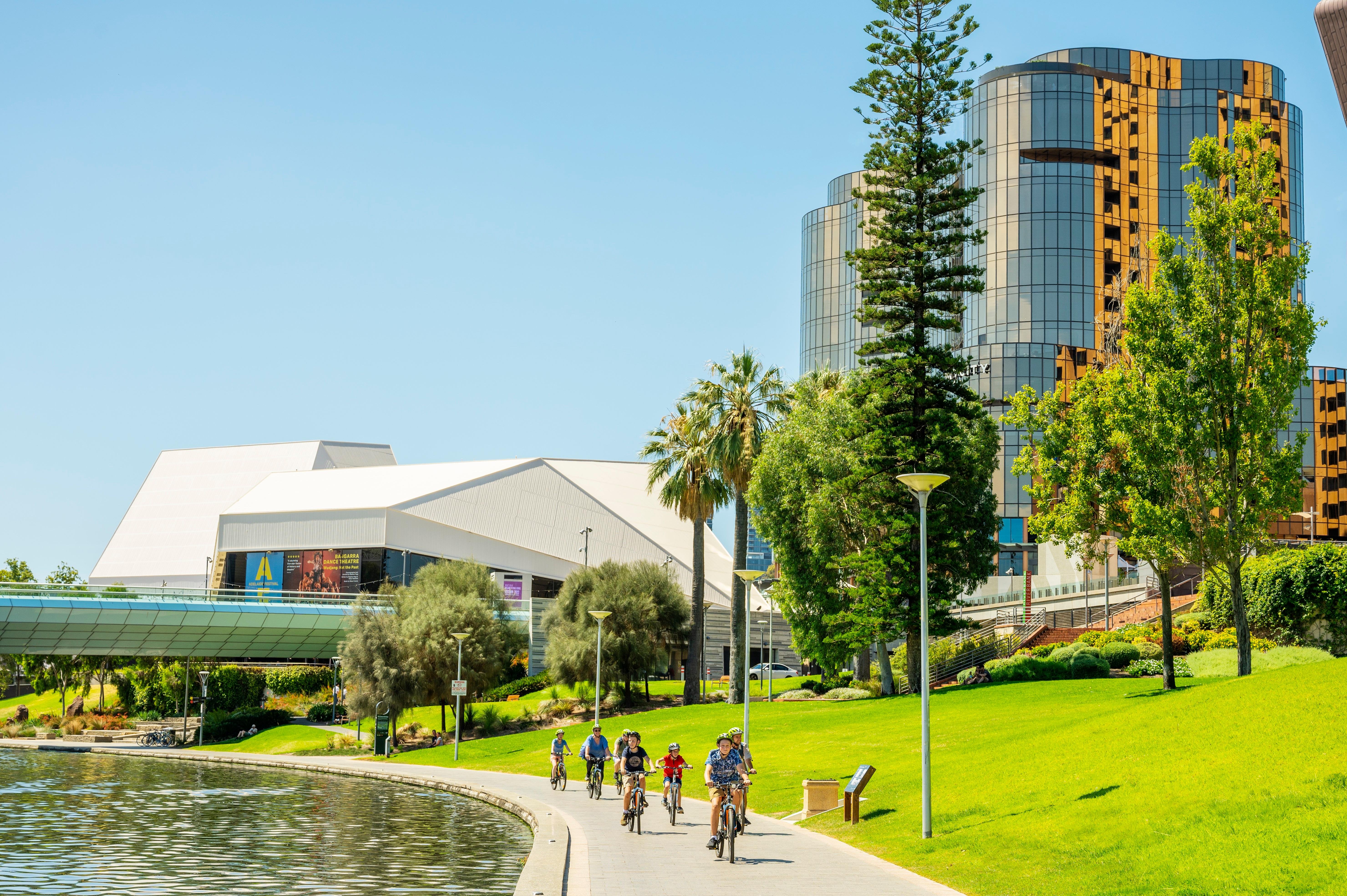 Adelaide Bike and Kayak Safari: City to Sea Adventure