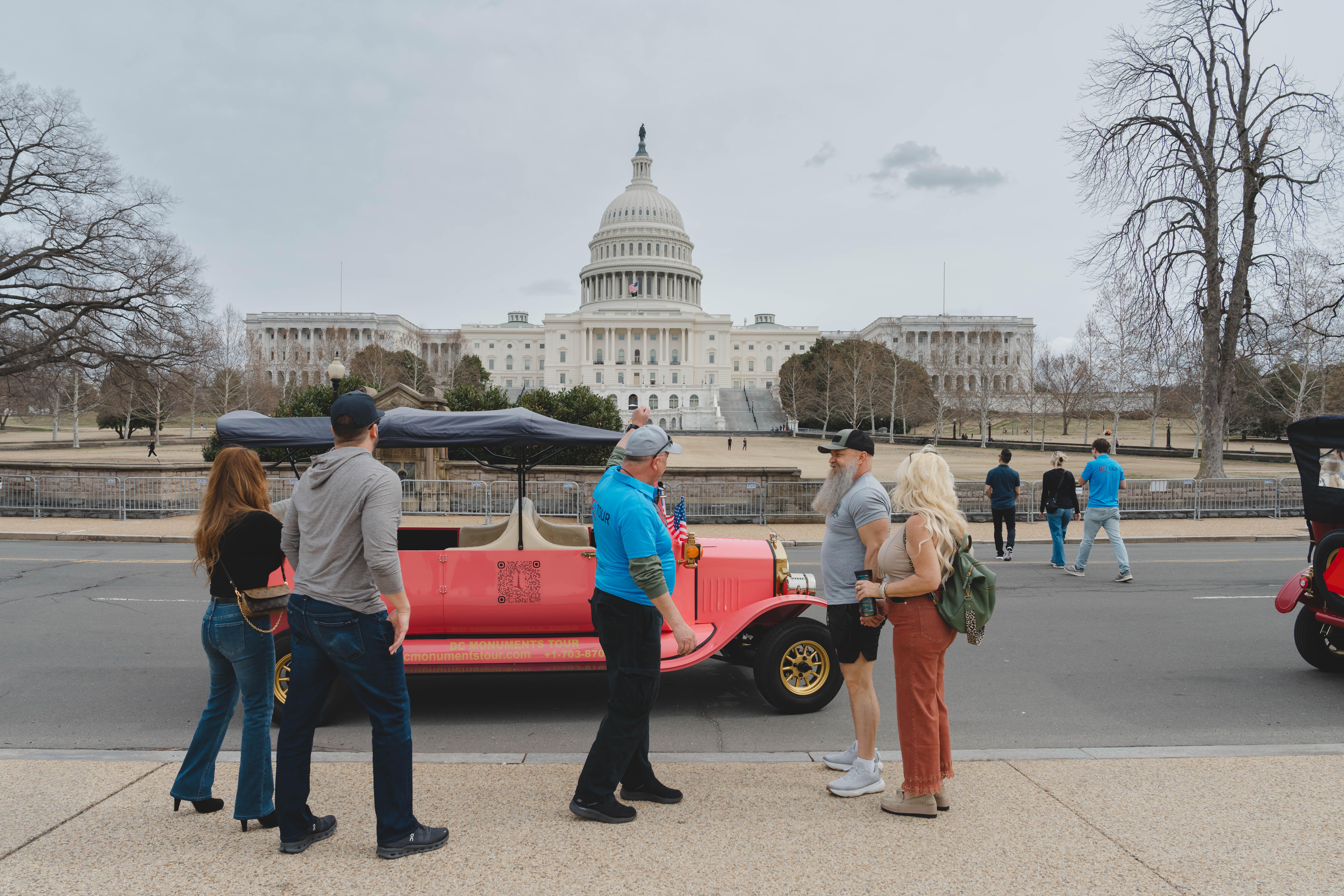 Washington, DC: Day & Night Electric Cart & Vintage Car Tour