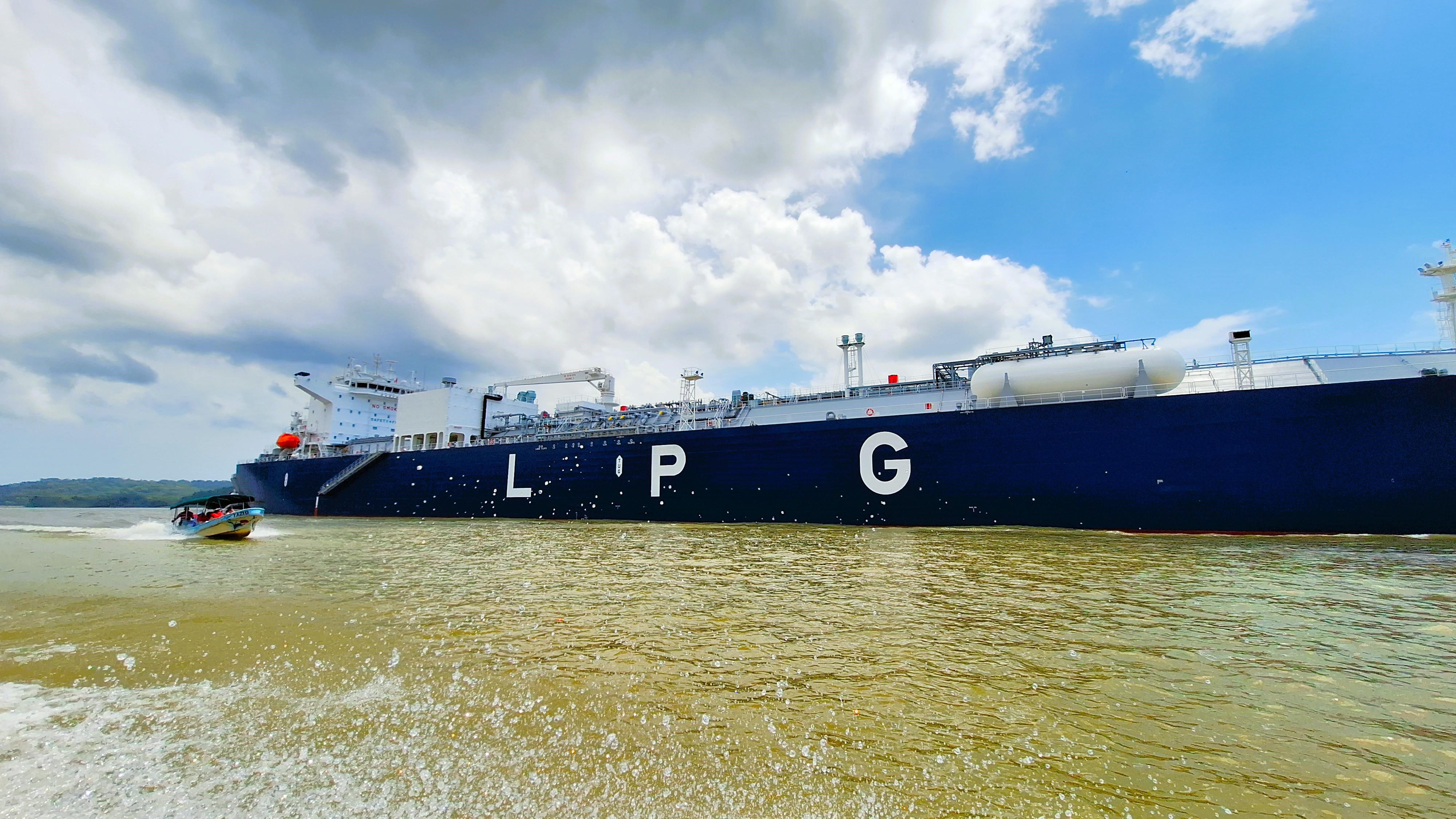 Panama Canal & Monkey Island Explorer