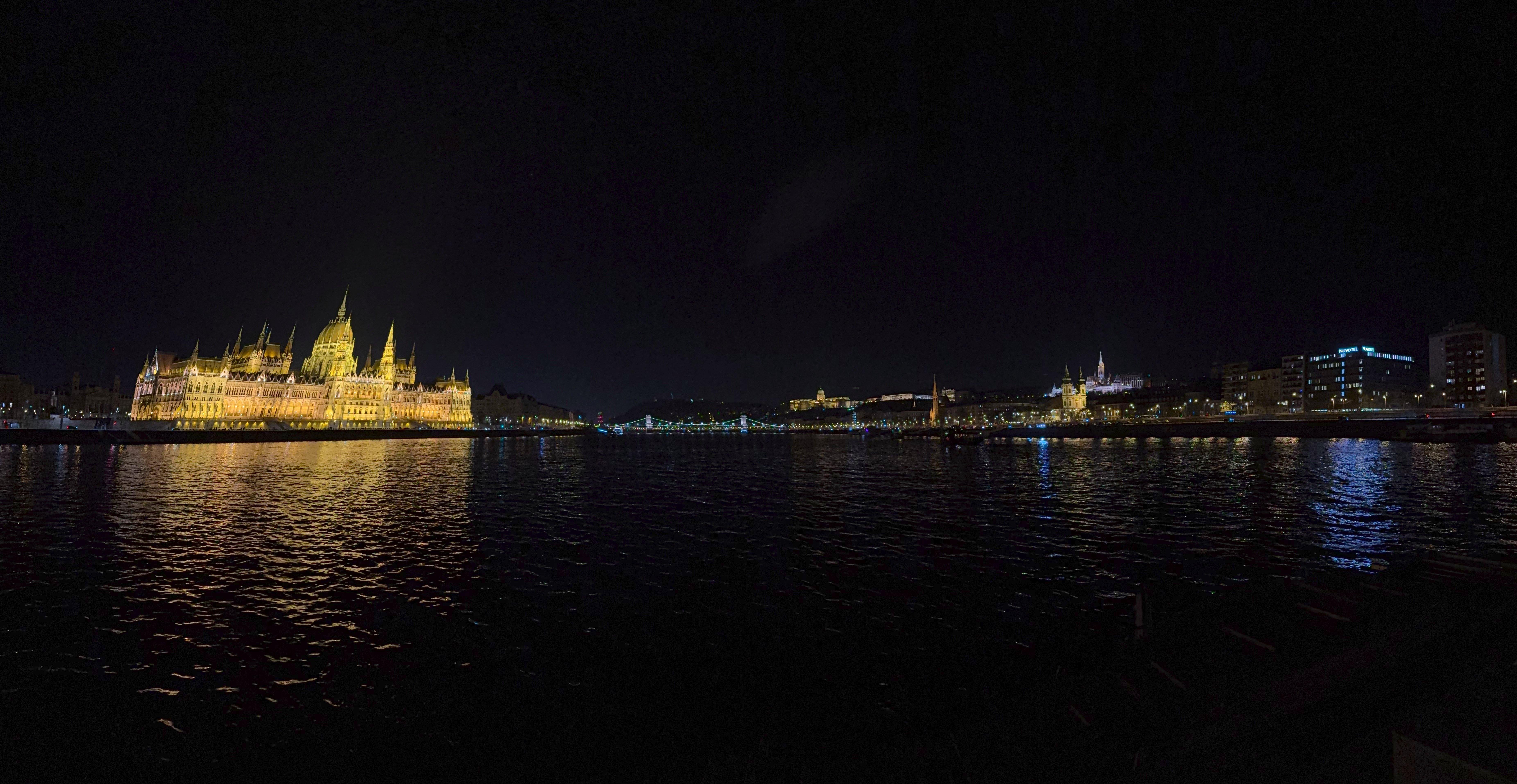 Budapest Sightseeing Cruise — image 27