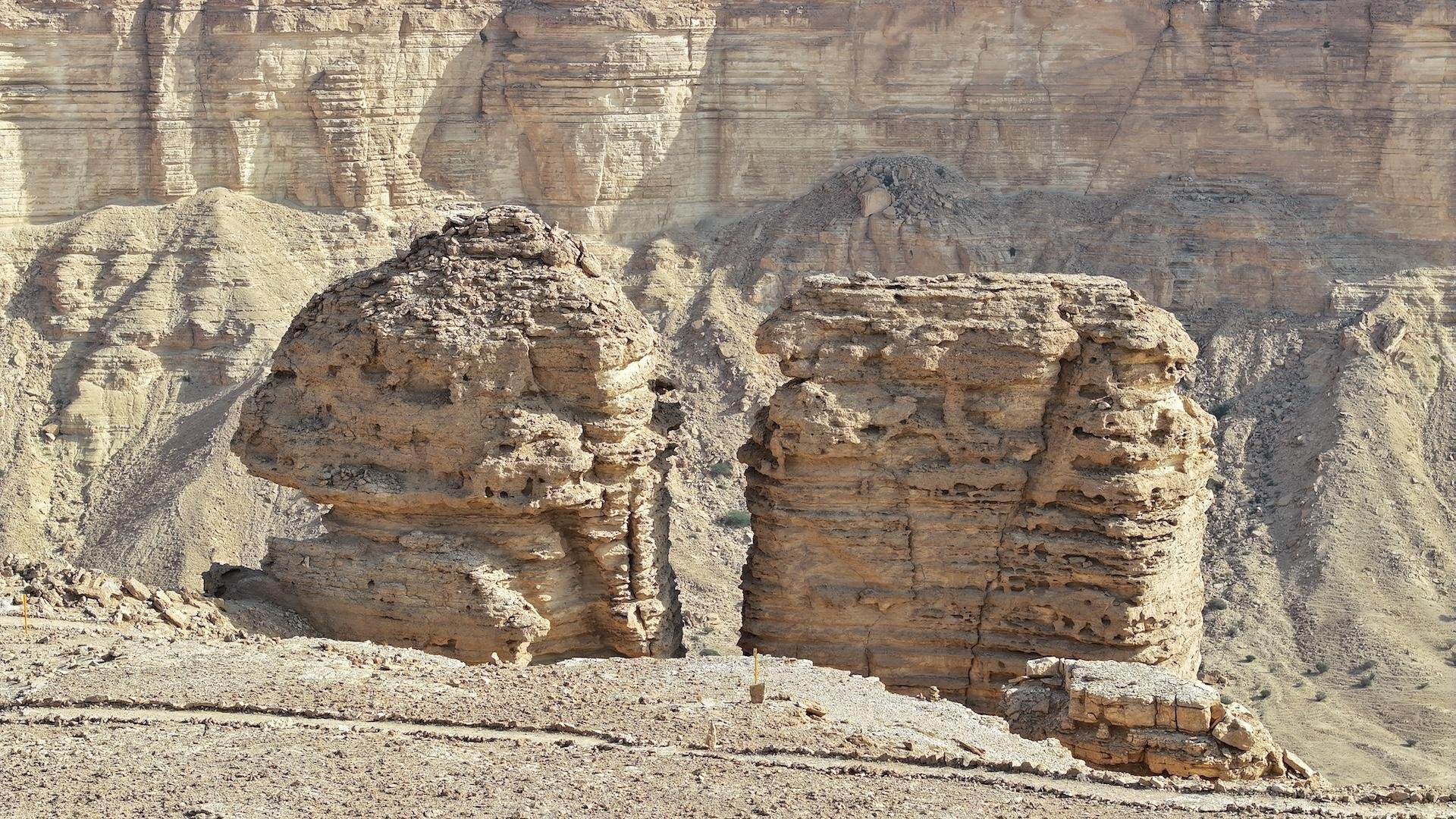 Edge of the World & Darb Al-Manjoor Desert Expedition