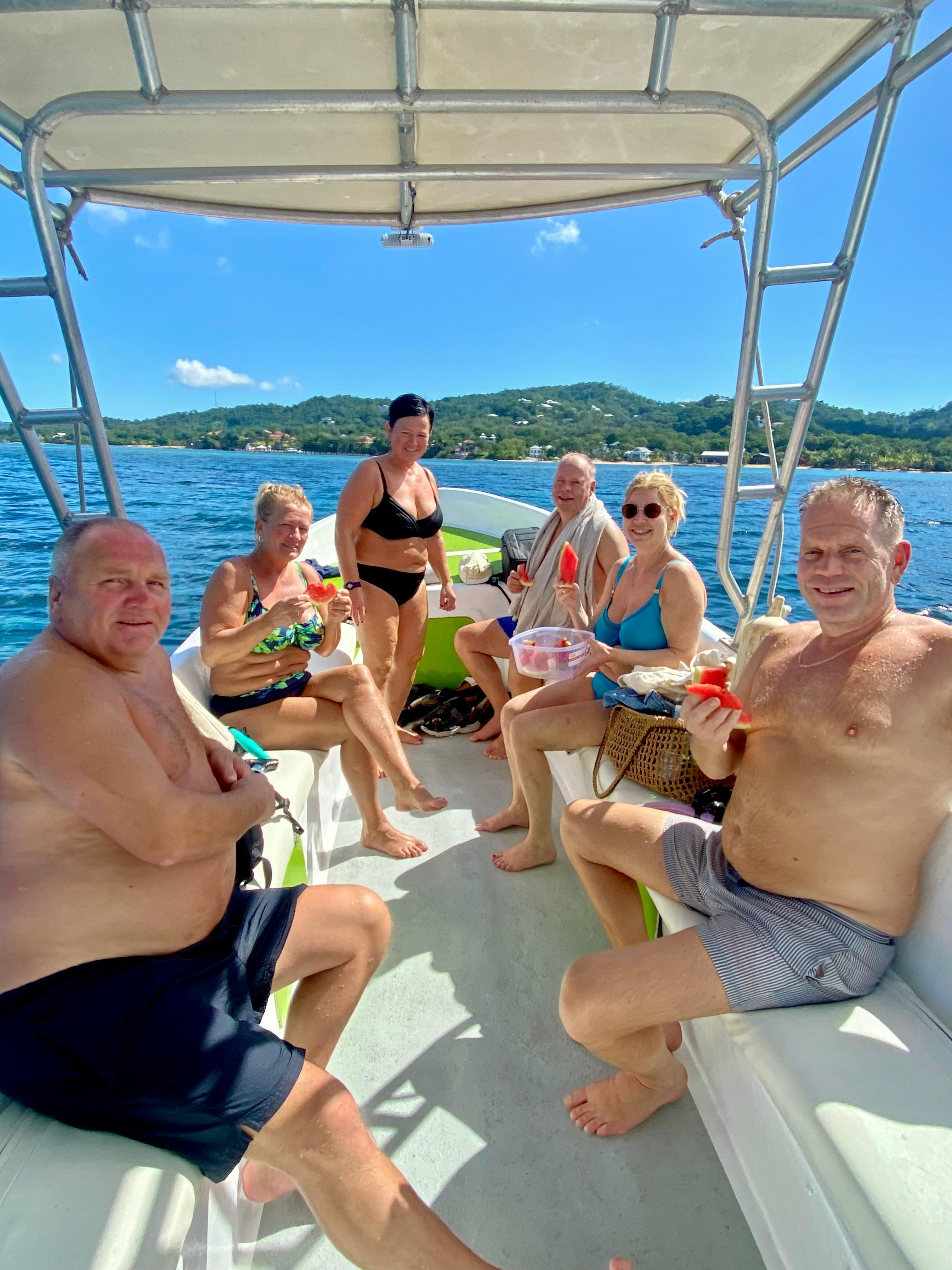 Roatán Reef Snorkeling & Chocolate Factory Experience