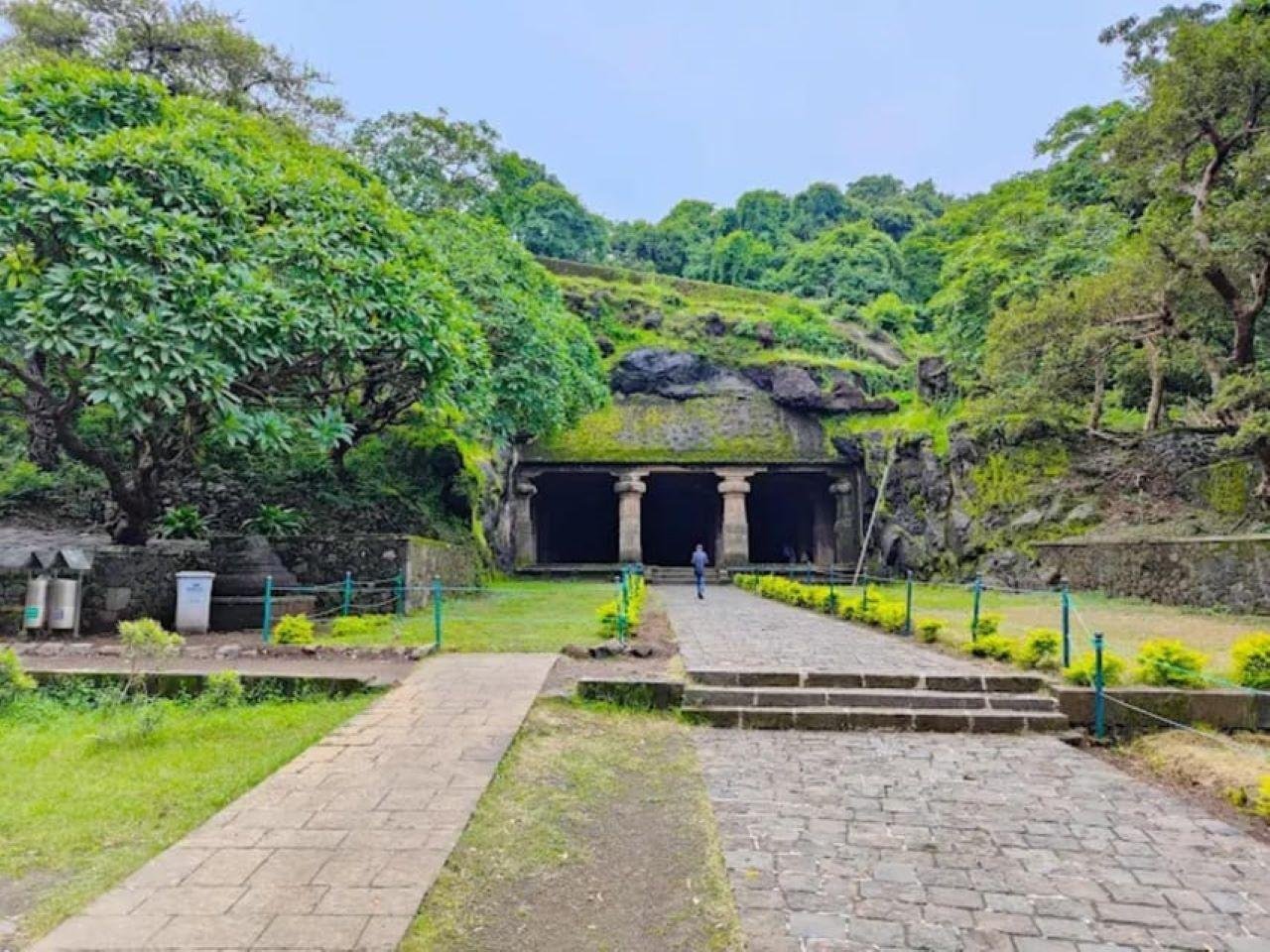 Mumbai Highlights & Elephanta Caves Private Luxury Tour