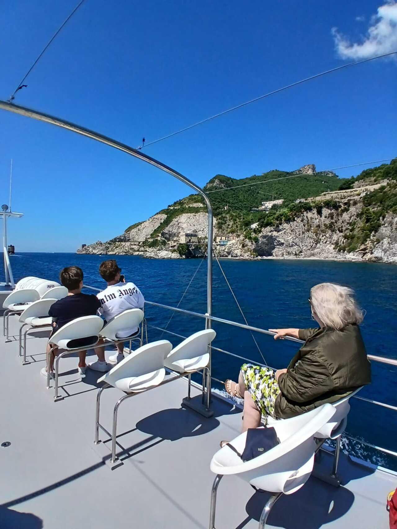 Amalfi Coast Boat Cruise from Salerno – Lunch, Aperitif & Swim Stops