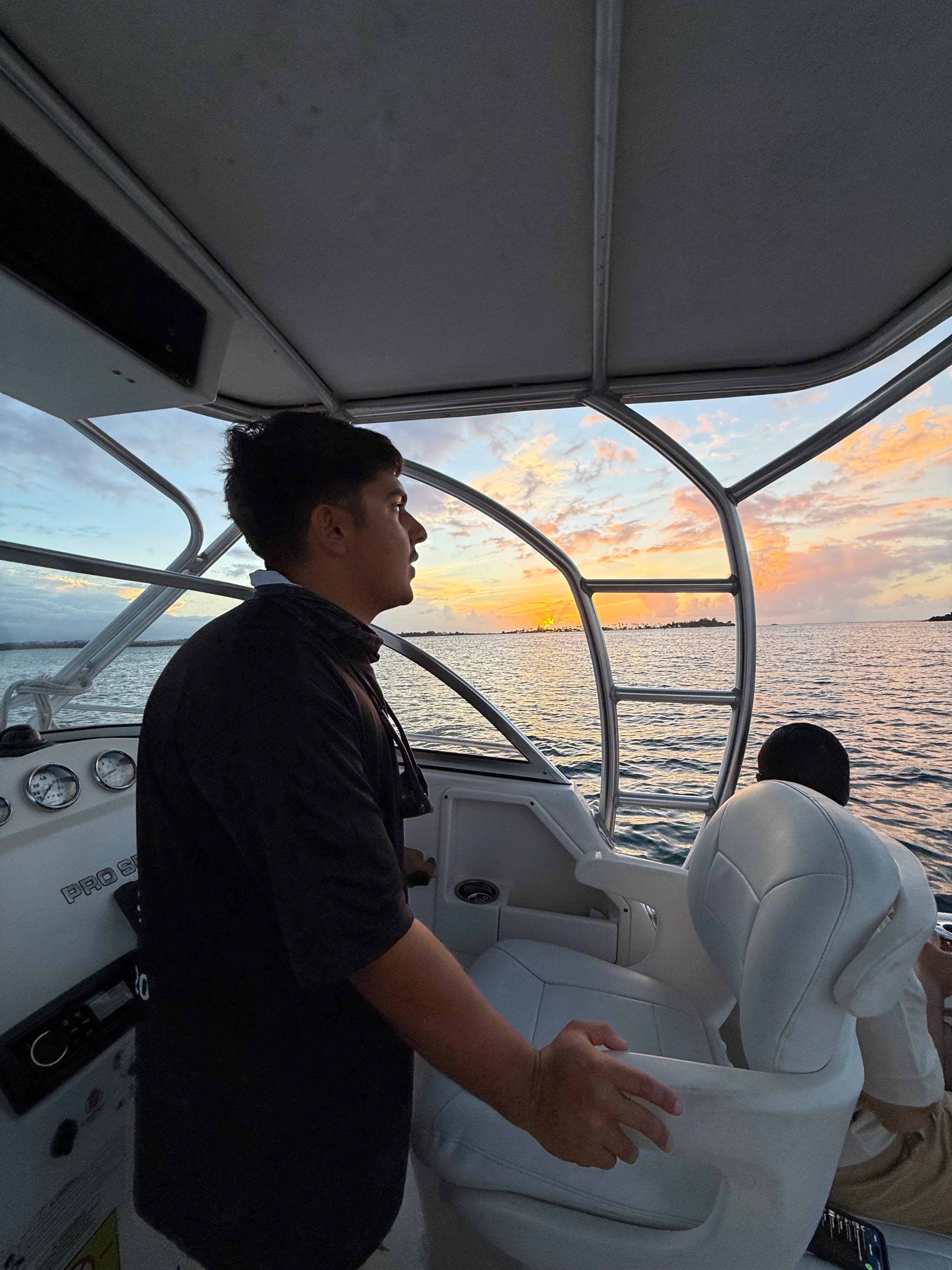 Private San Juan Boat Charter with Drinks and Music