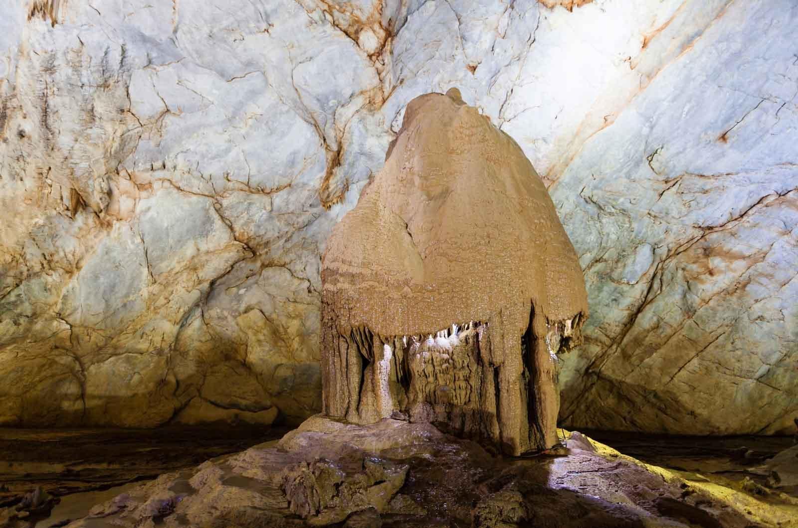 Phong Nha Cave boat tour Son River dragon boat and Paradise Cave karst — image 81