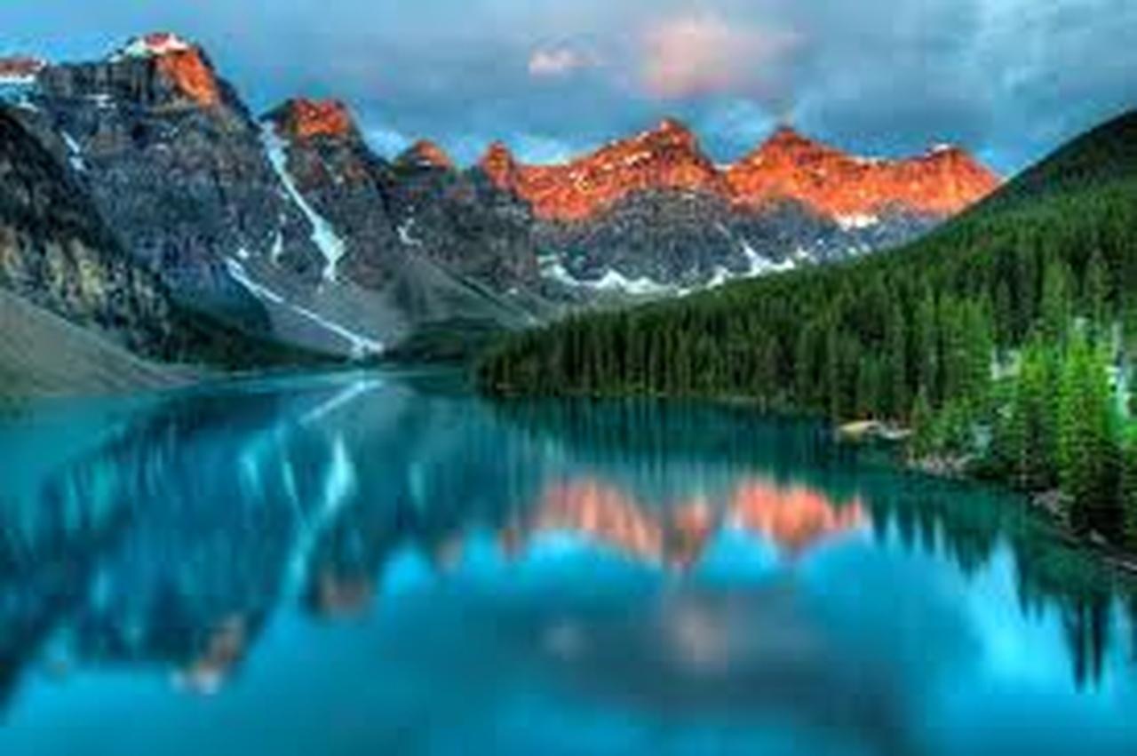 Banff Half-Day Premium Tour: Lake Louise & Moraine Lake