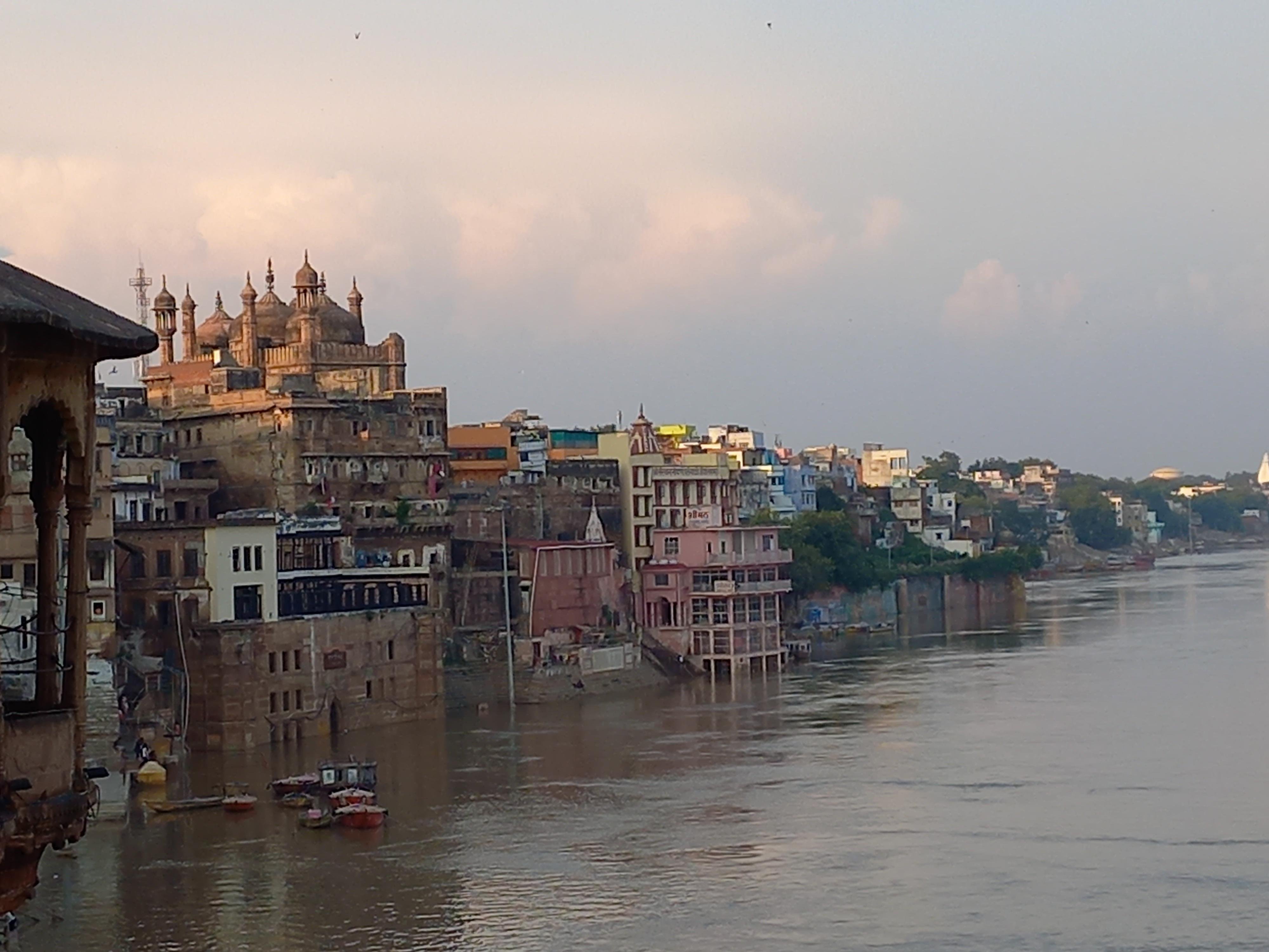 Varanasi Morning Ganges Boat Excursion & Arti Ritual