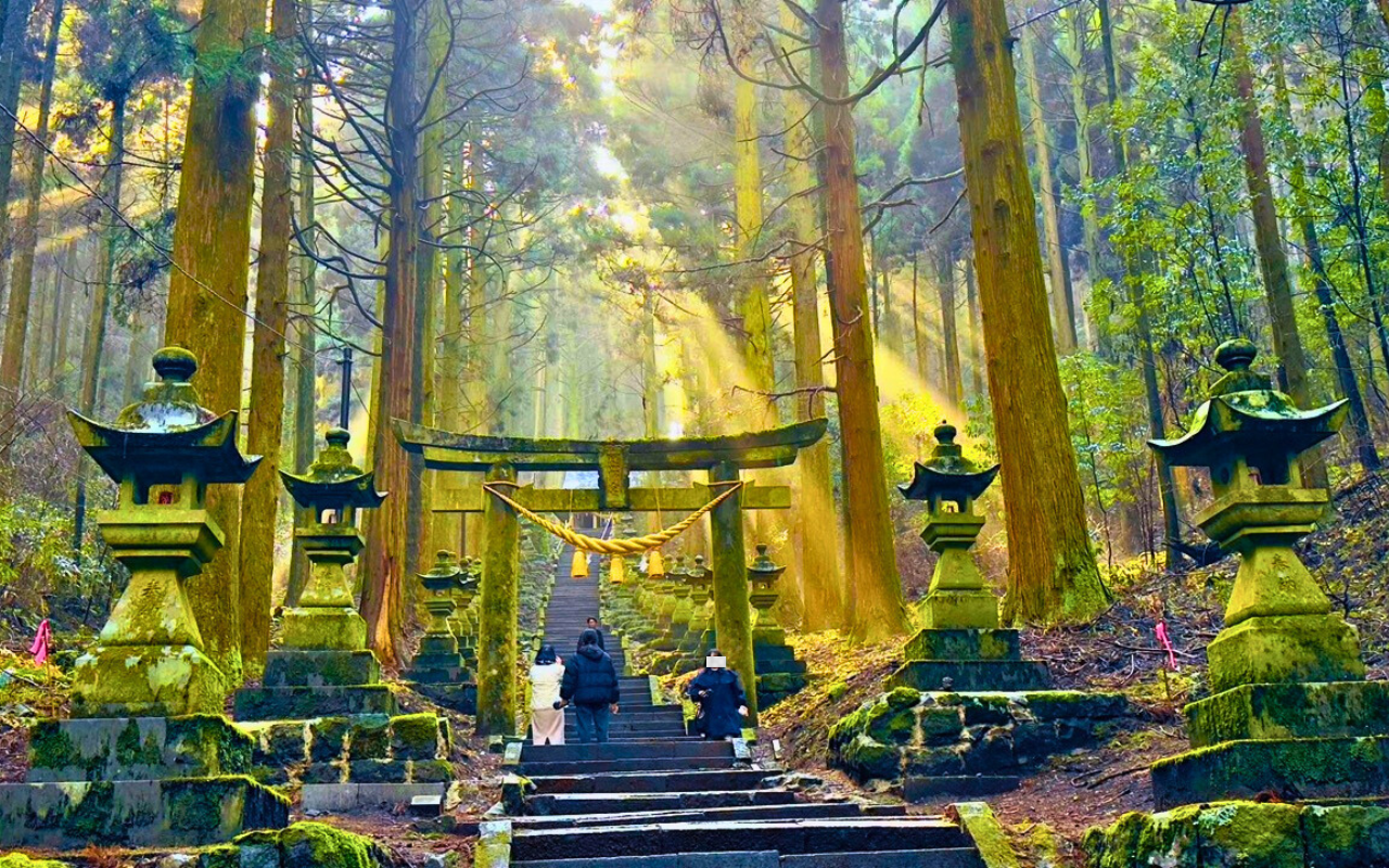 Kyushu Legends: Aso Volcano, Takachiho Gorge & Sacred Shrines