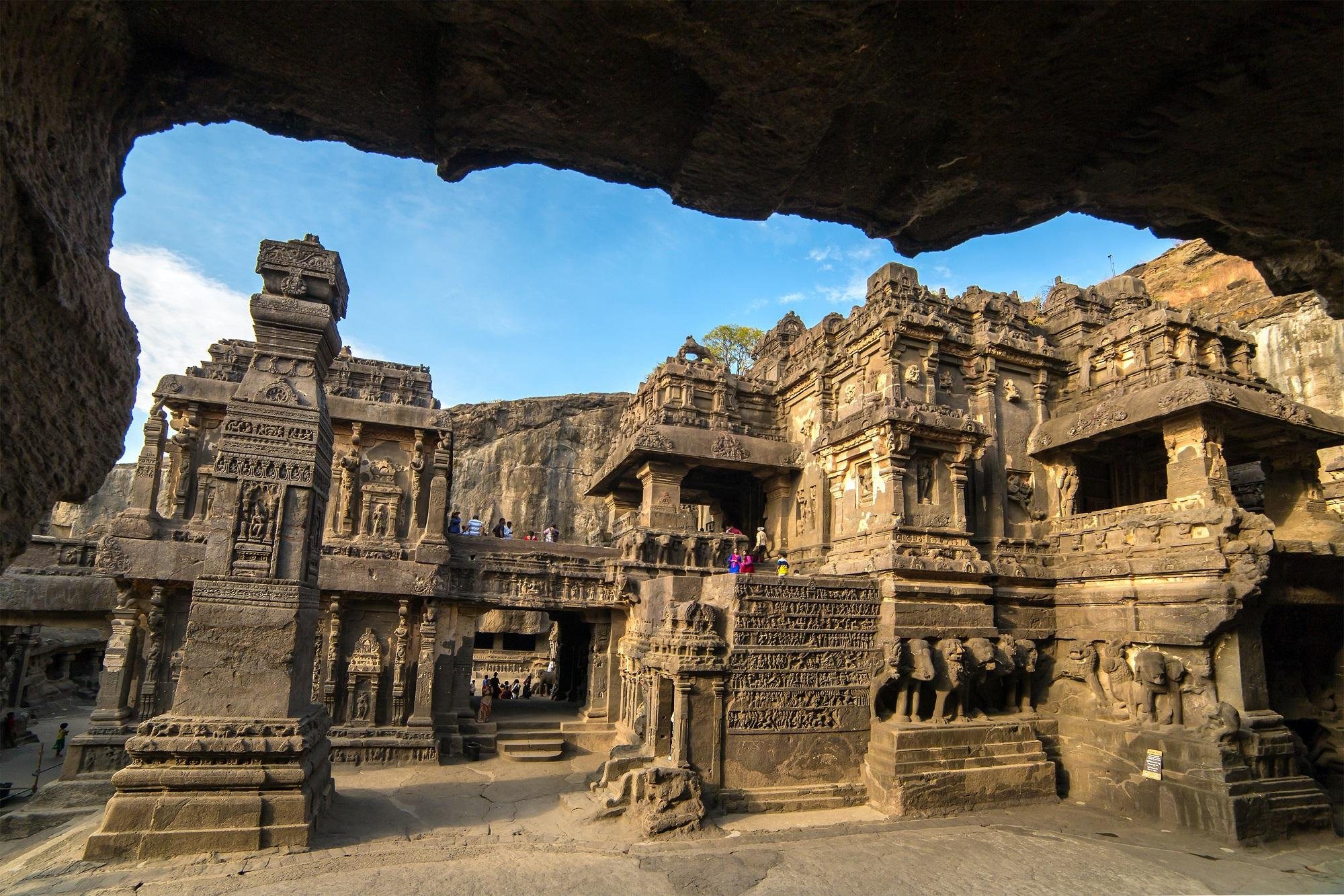 Mumbai: Private Ajanta and Ellora Caves Day Tour