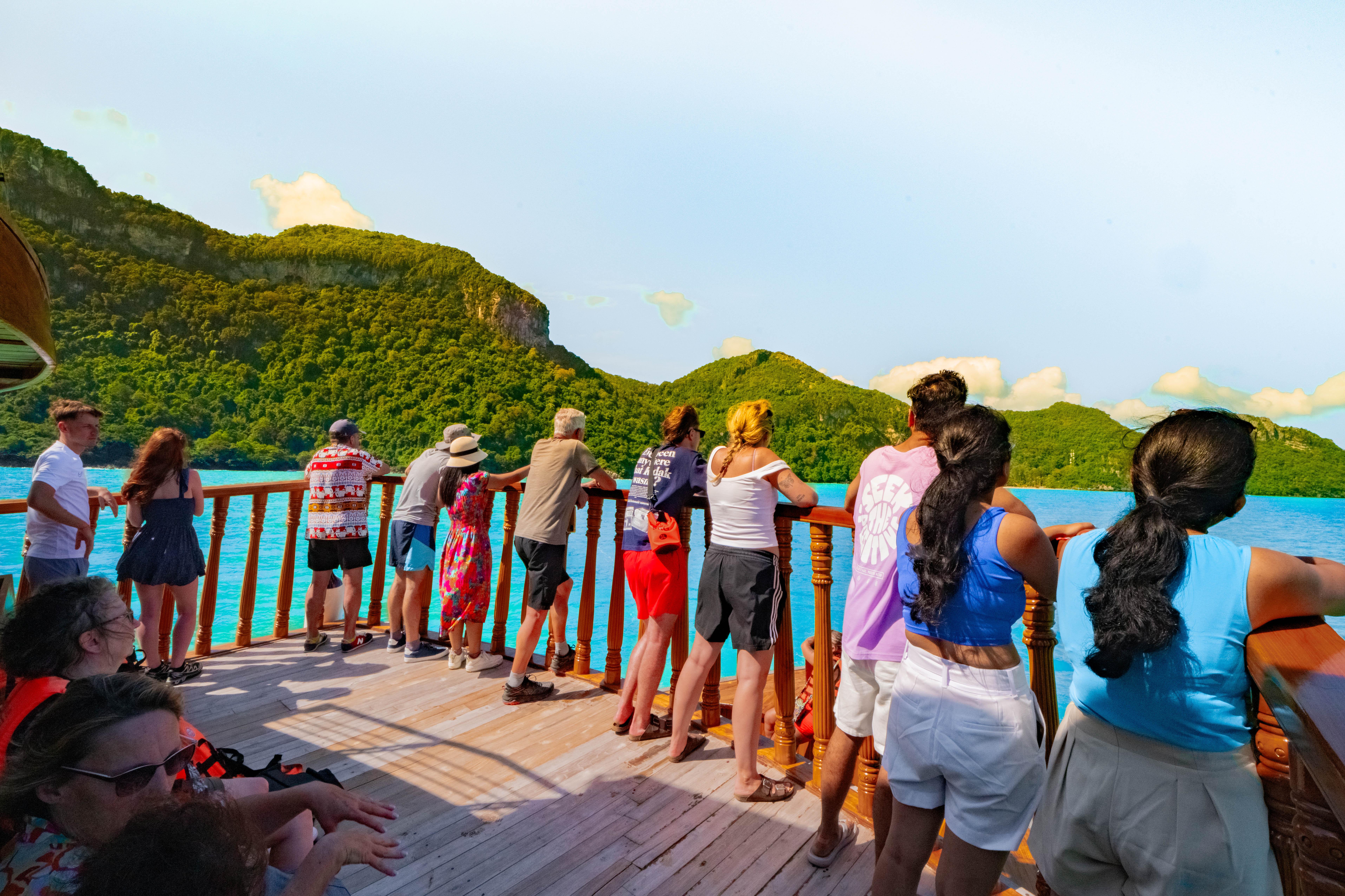 Mu Ko Ang Thong National Park Cruise & Optional Kayaking