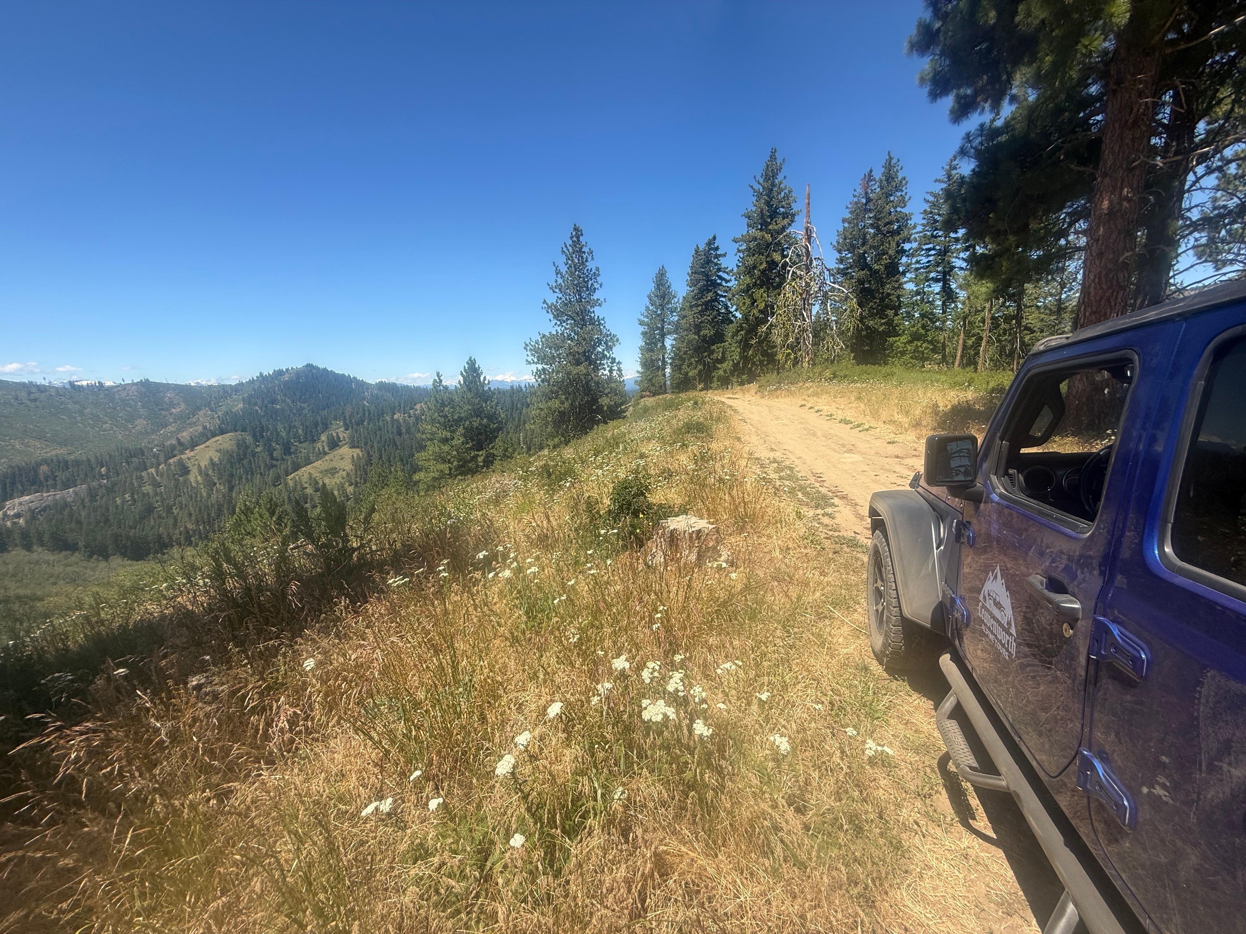Leavenworth Private Jeep Tour: Bavarian Vista Ridgeline Adventure