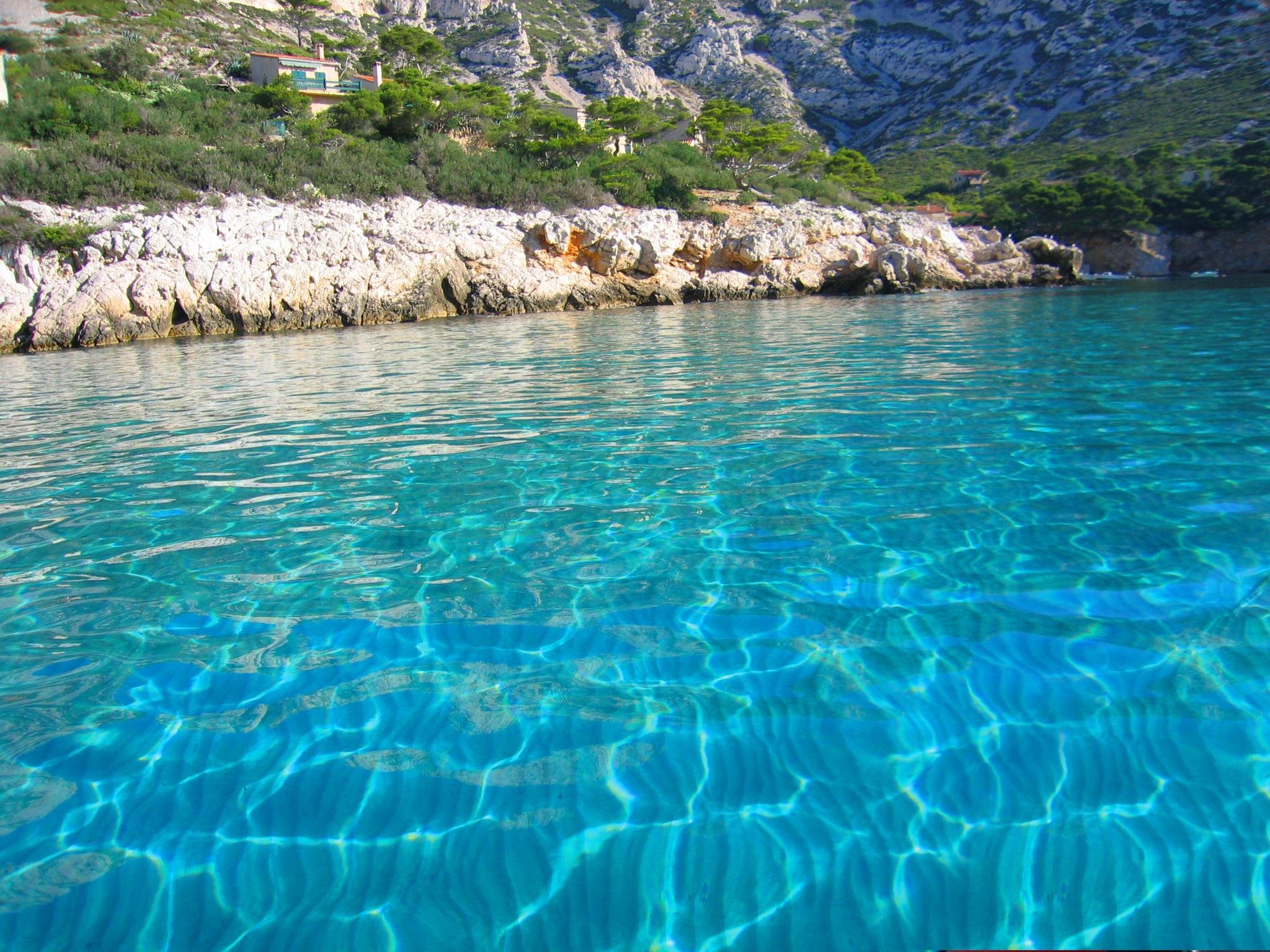Bleu Evasion boat tour in the Calanques — limestone cliffs and Mediterranean sea between Marseille and Cassis