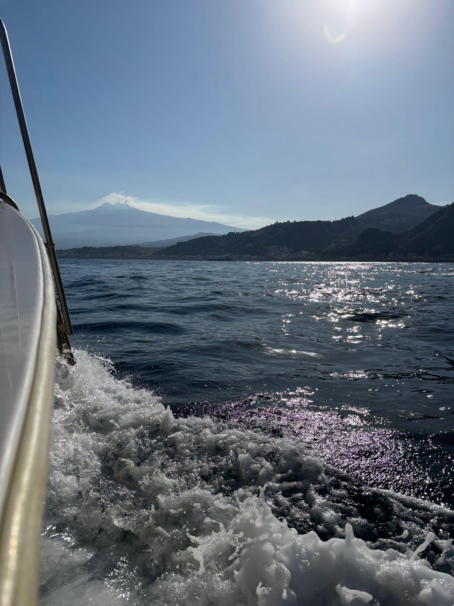 Private Coastal Boat Experience in Taormina with Prosecco