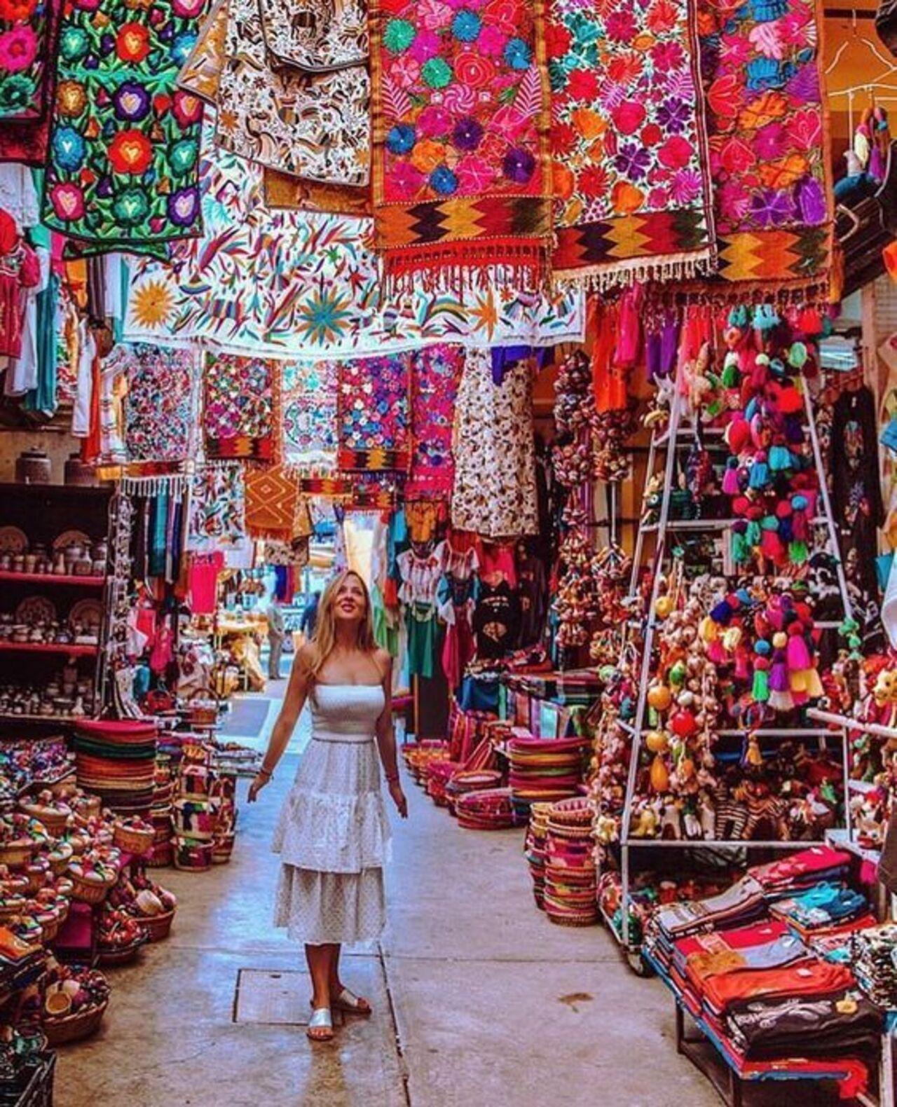 Delhi Personal Shopping Tour with Local Female Expert