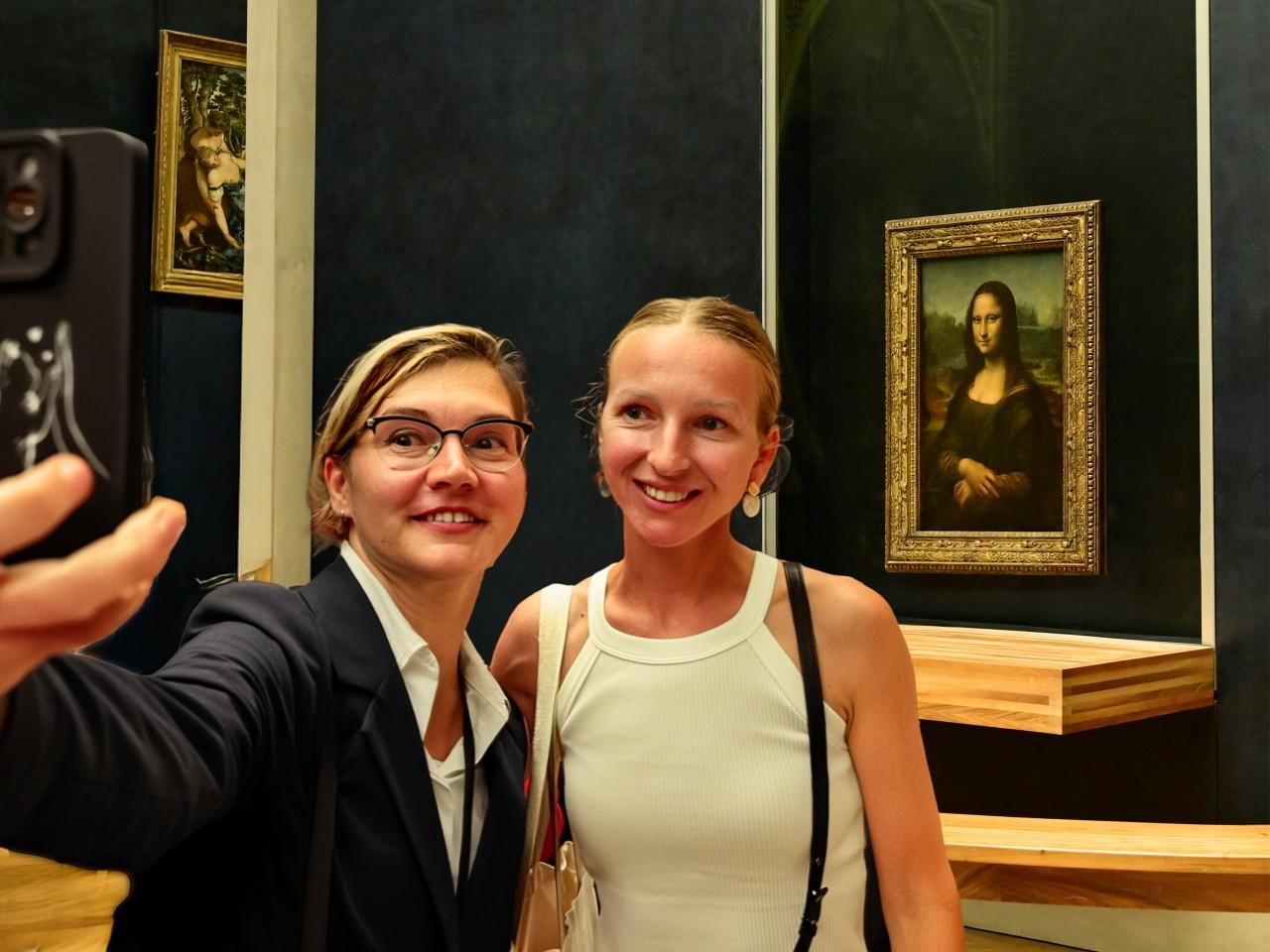 Paris Louvre Museum Skip-the-Line Tour with Art Historian Guide