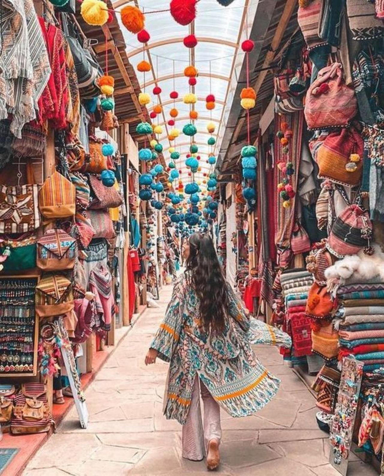 Delhi Private Shopping Tour with Local Expert