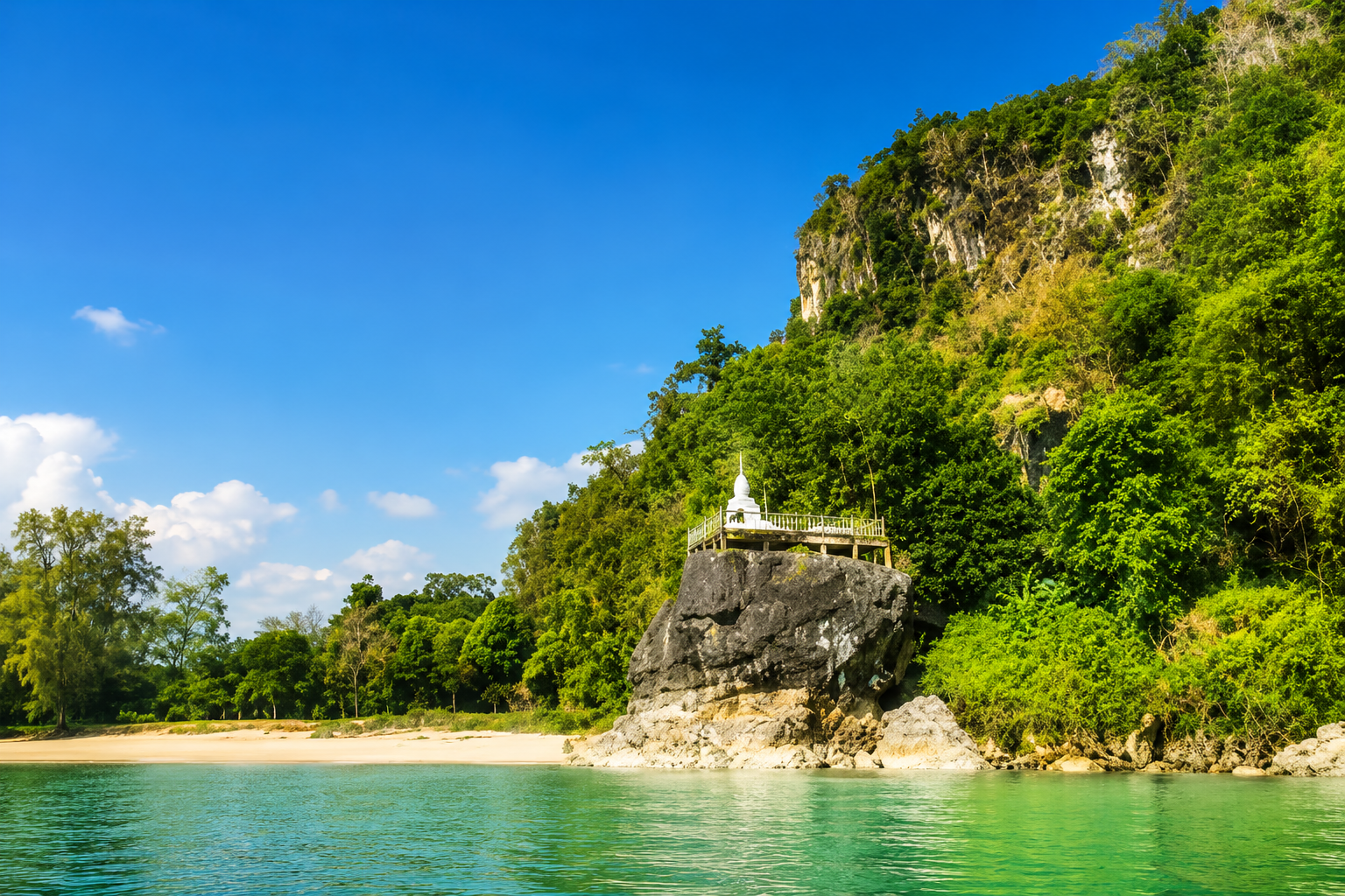 Krabi Airport to Railay Beach: Private Transfer & Boat Combo