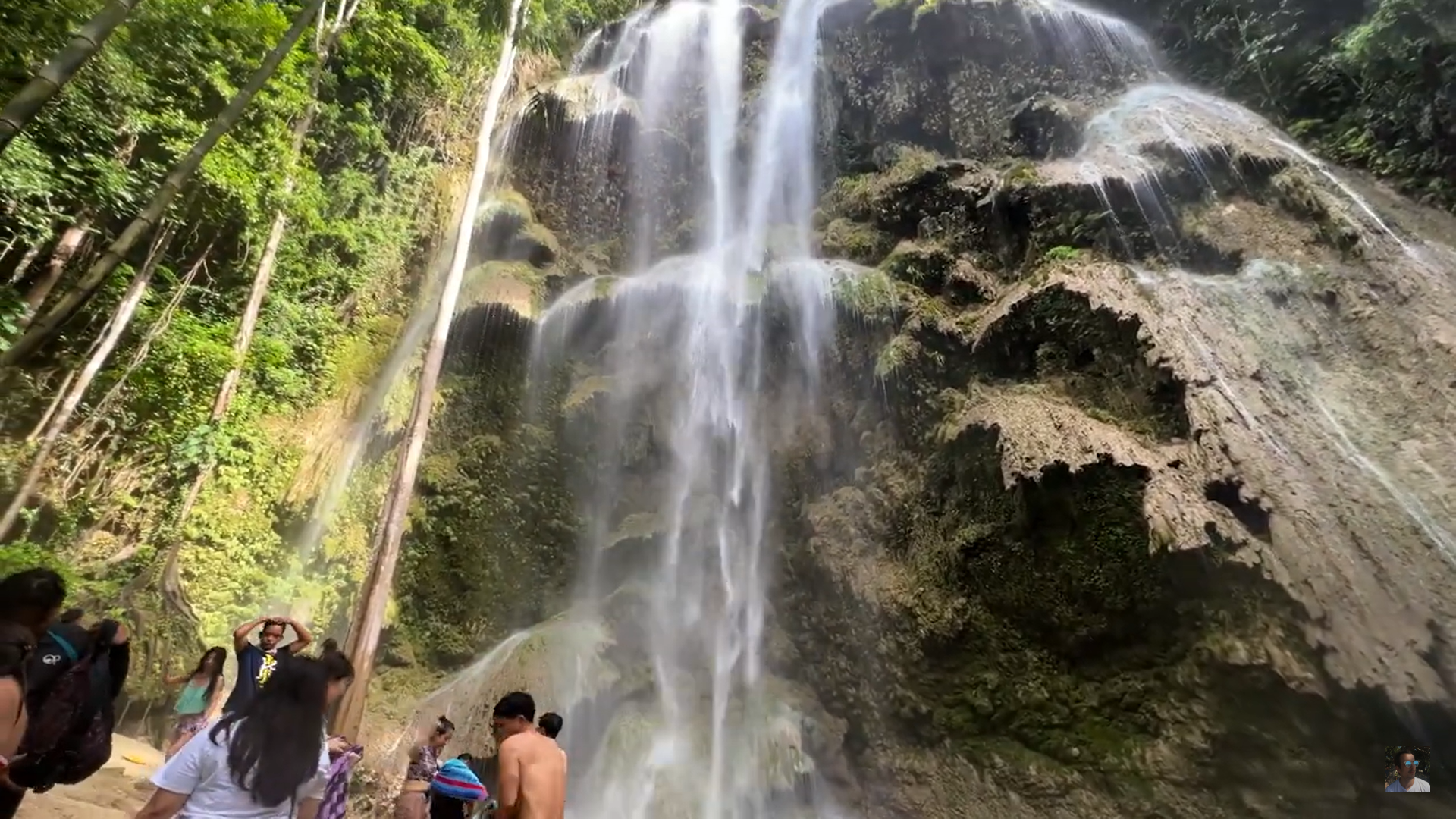 Oslob Triple Adventure: Whale Sharks, Tumalog Falls & Sumilon Island