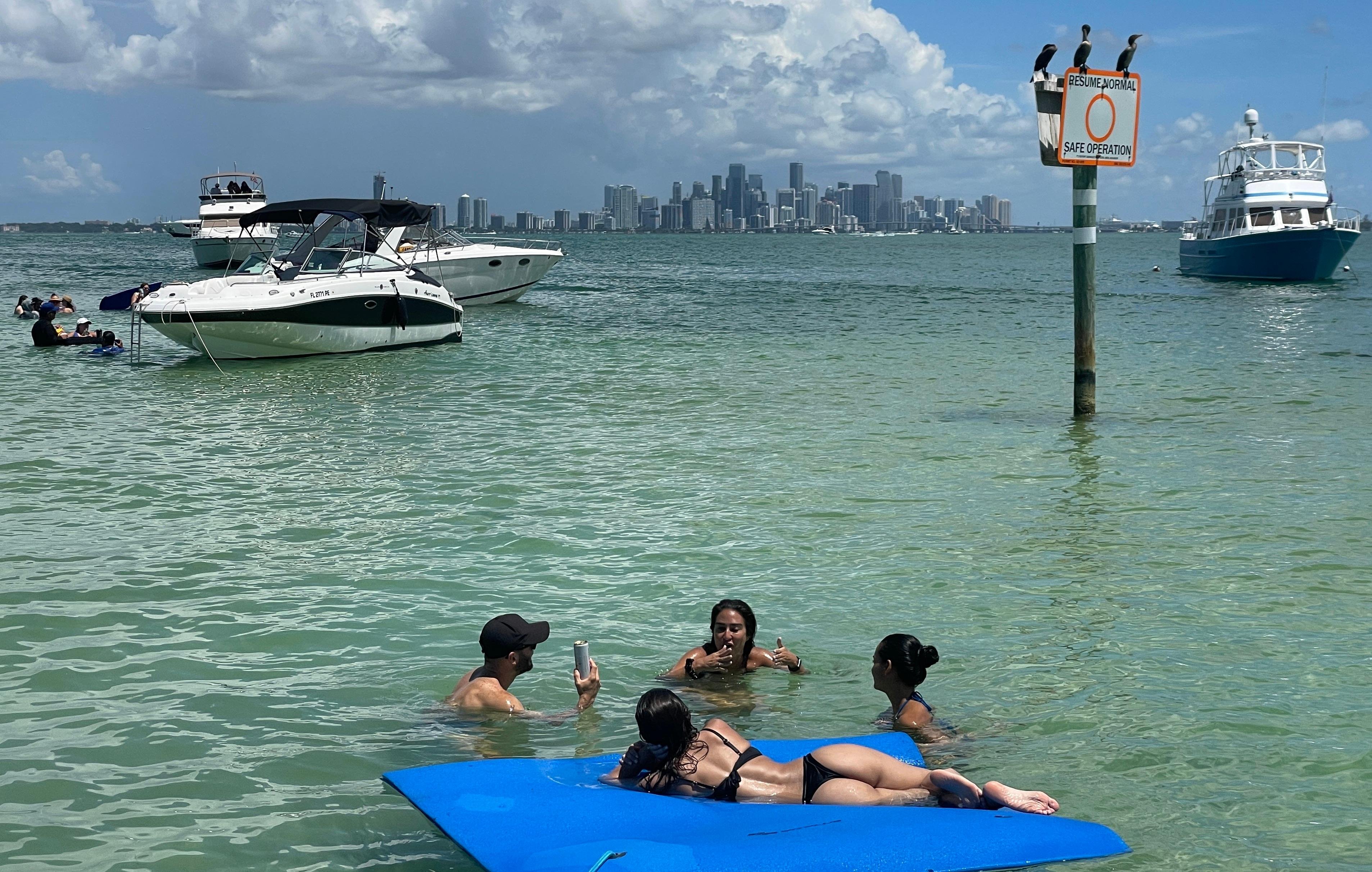 Private Miami Boat Tour: Sandbars & Celebrity Mansions