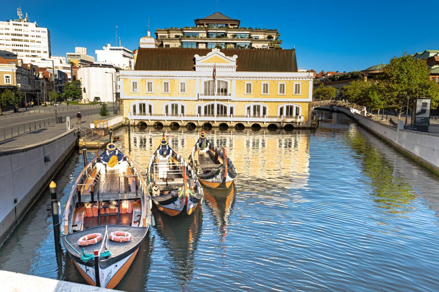 Lisbon to Porto Private Transfer with 3 Scenic Stopovers