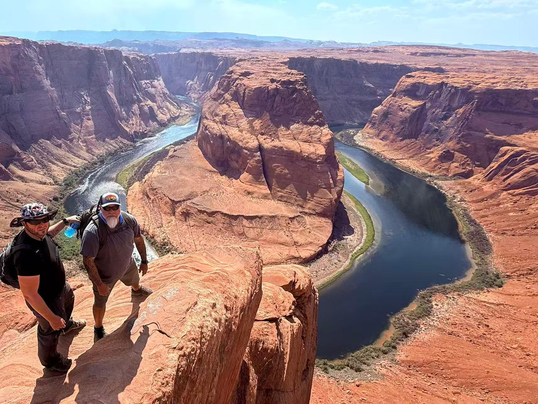 Las Vegas: Antelope Canyon & Horseshoe Bend w/Lunch & Wi-Fi