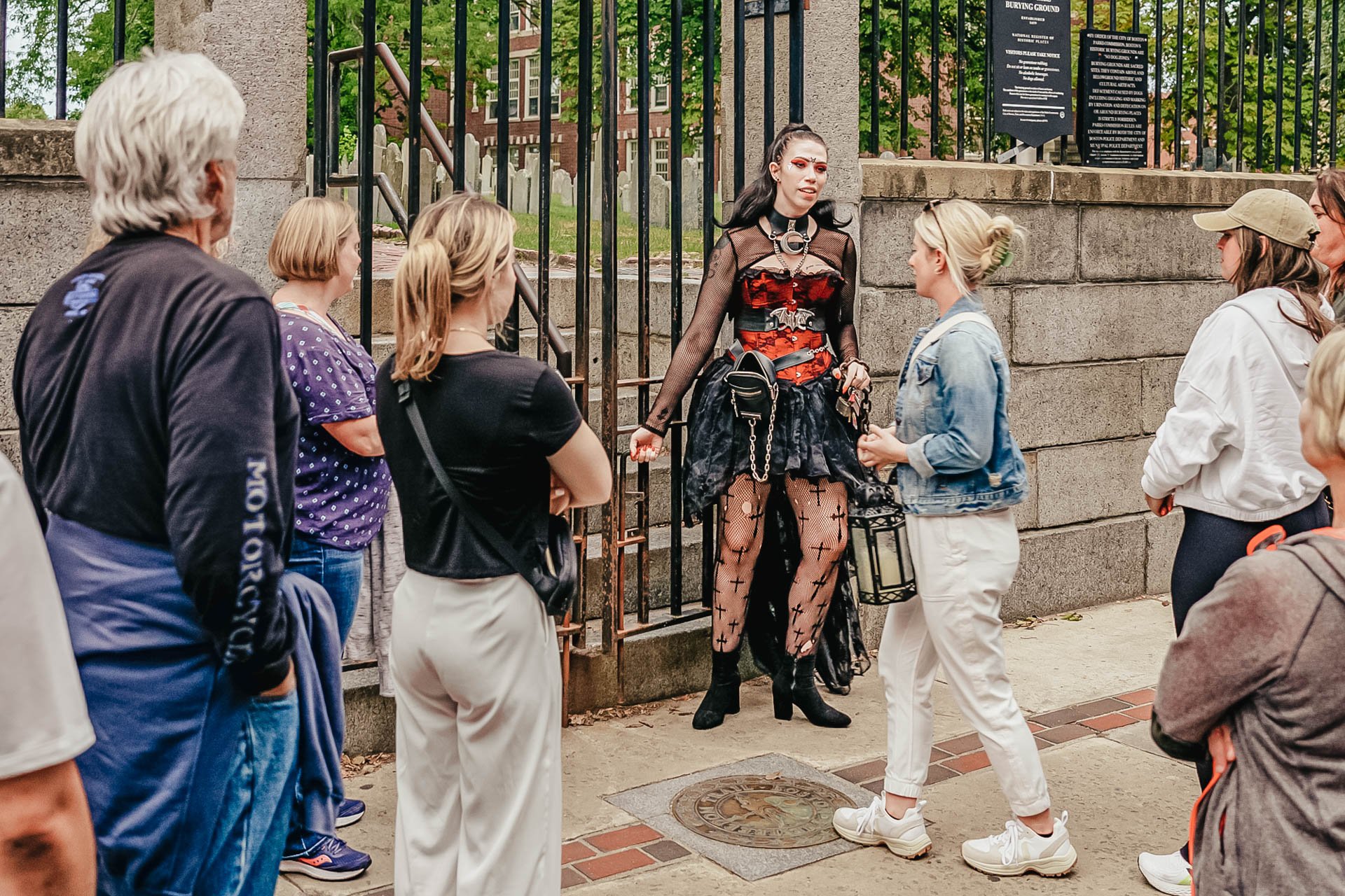 Boston ghost tour — haunted burial grounds and eerie colonial graveyards, Boston Massachusetts — photo 11