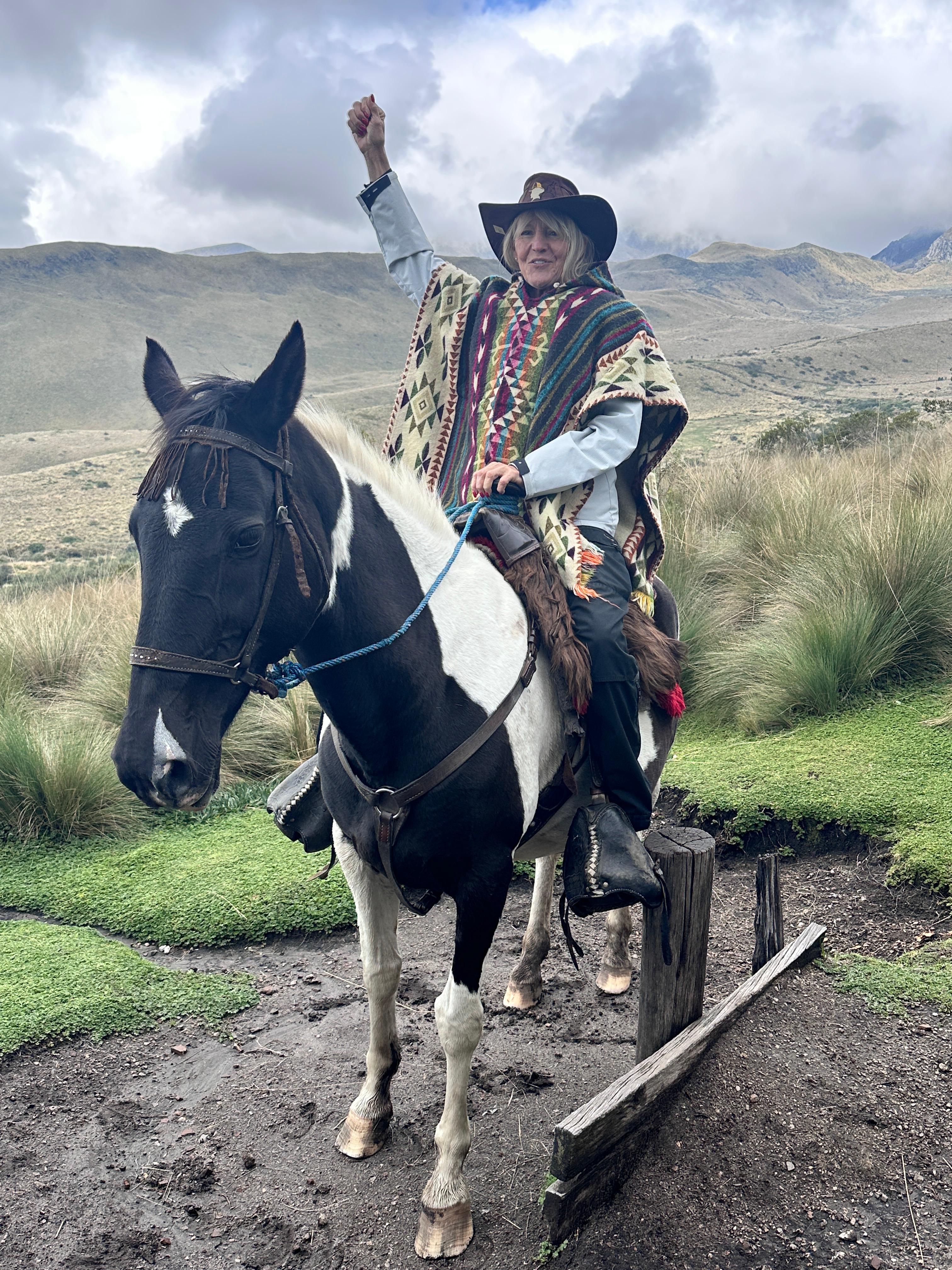 Private Quito Highlights: Colonial Center, Cable Car & Equator