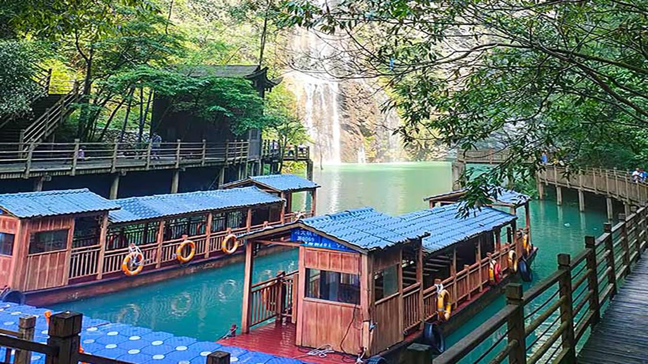 Zhangjiajie 3-Day Private Tour: Avatar Peaks, Glass Bridge & Tianmen Mountain