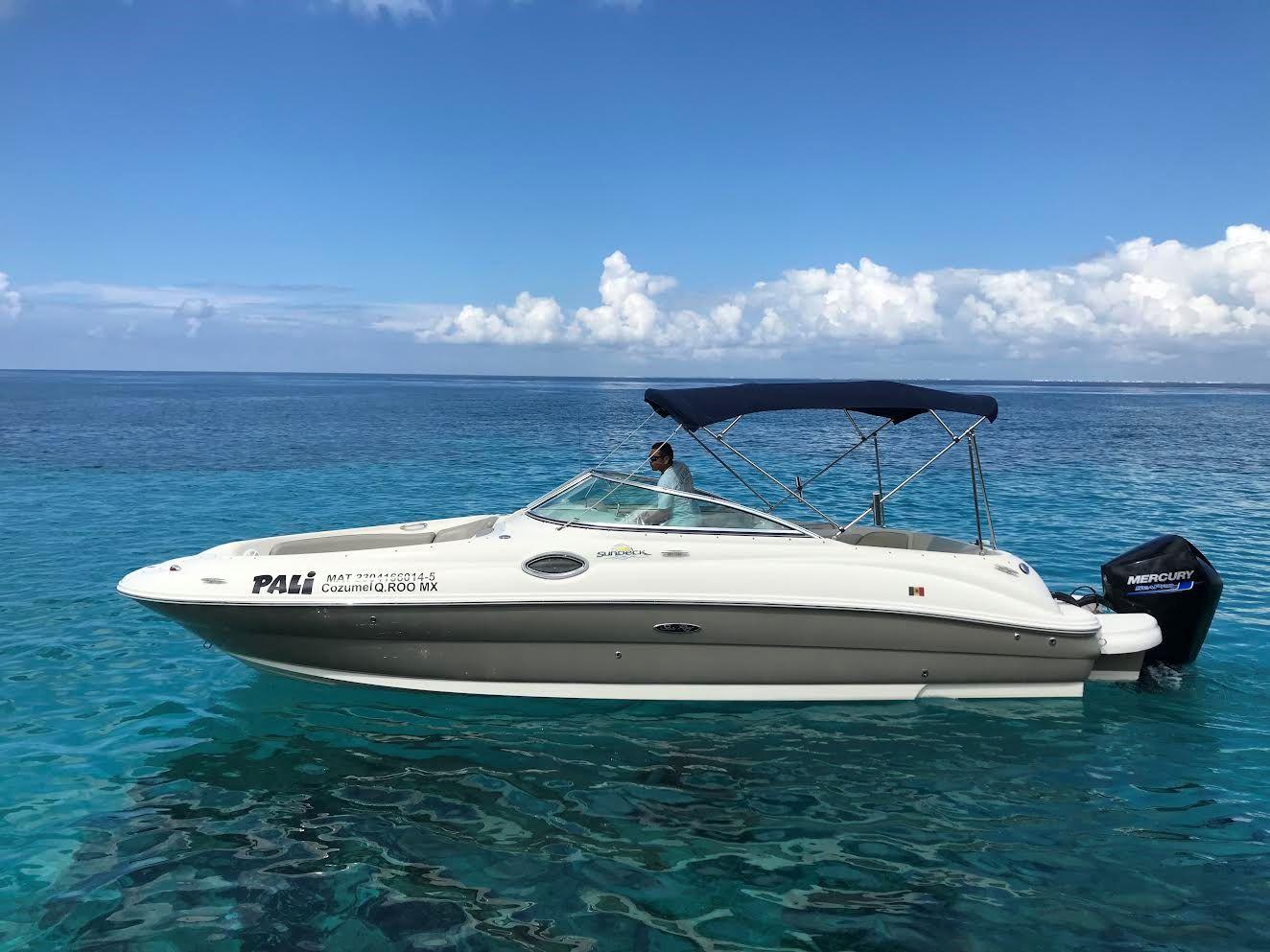 Private Sunset Cruise on Sea Ray Speedboat