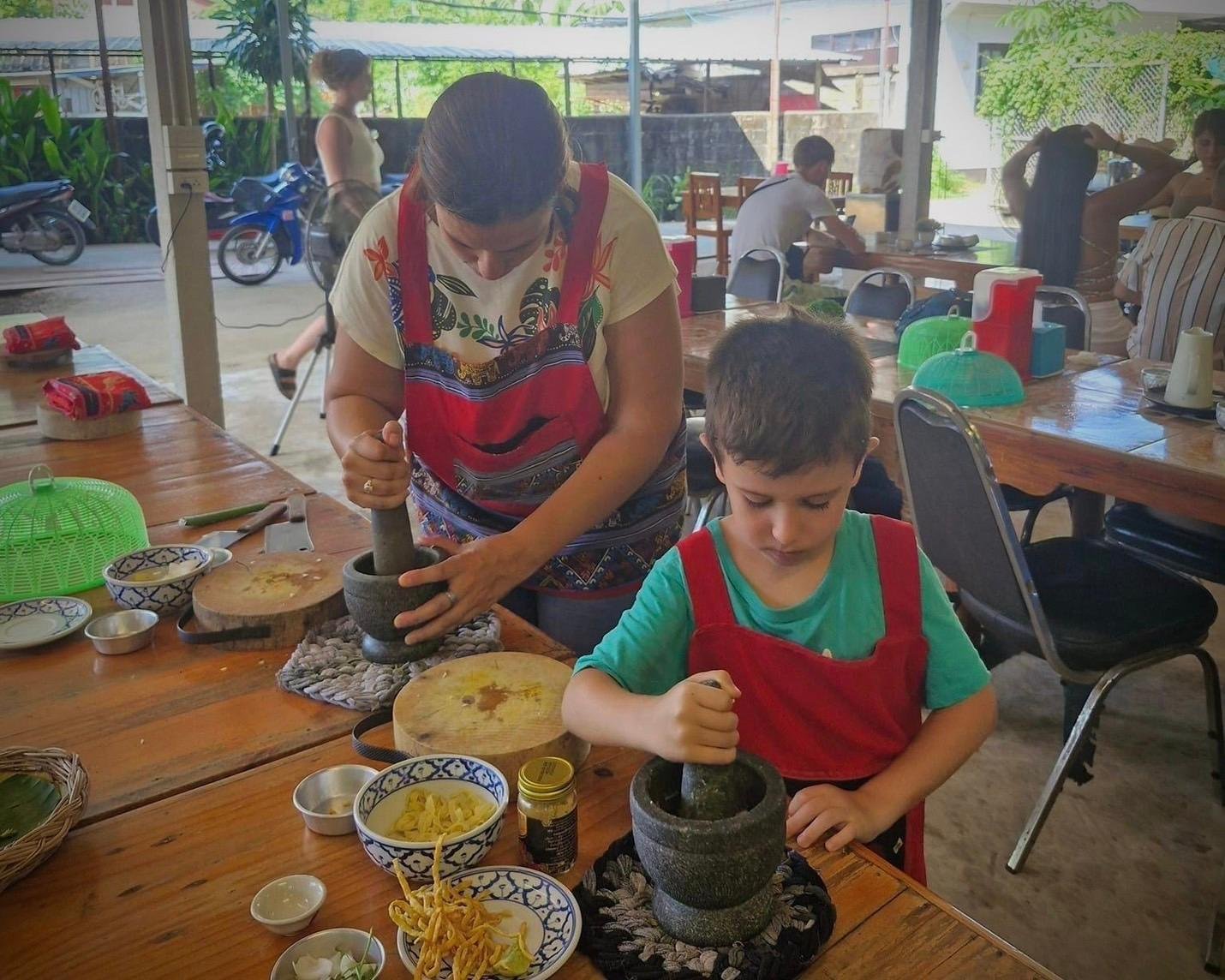 Chiang Mai cooking class — market tour, herb garden and Thai dishes — image 9
